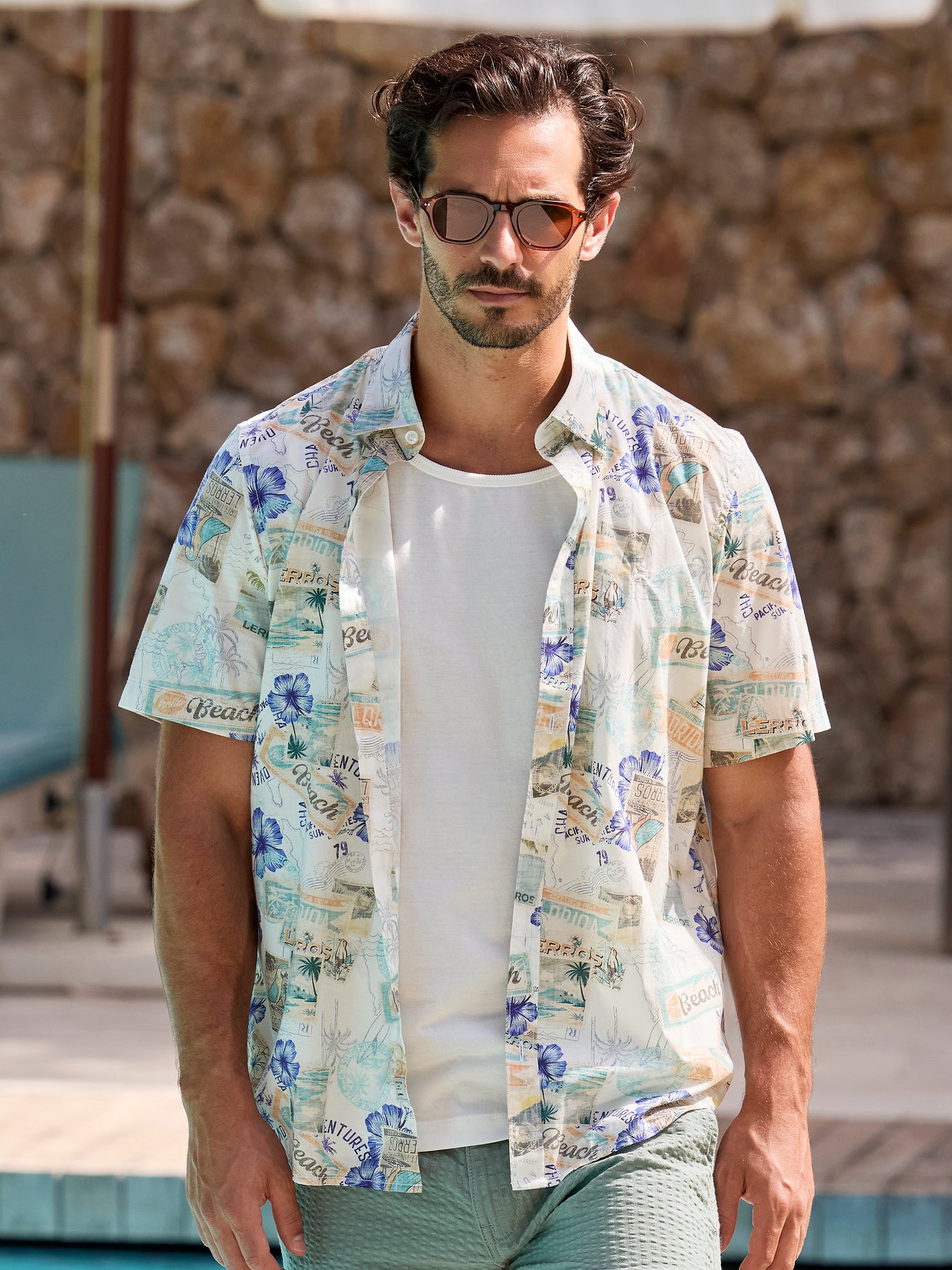 Sommerliches Kurzarmhemd mit All-over-Print im Hawaii-Look - Kurzarmhemd