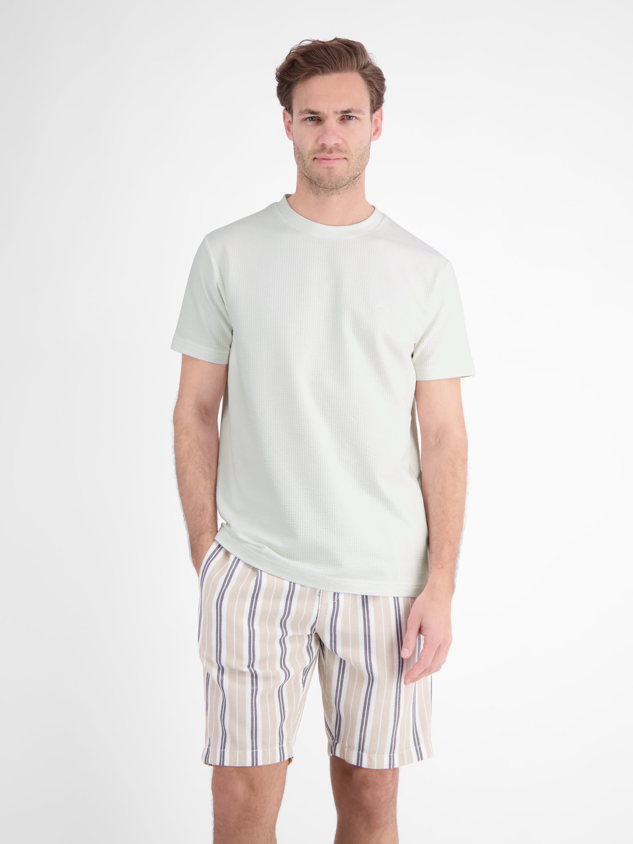 T-Shirt in softer Seersucker-Qualität mit bequemem O-Neck - T-Shirt Rundhals