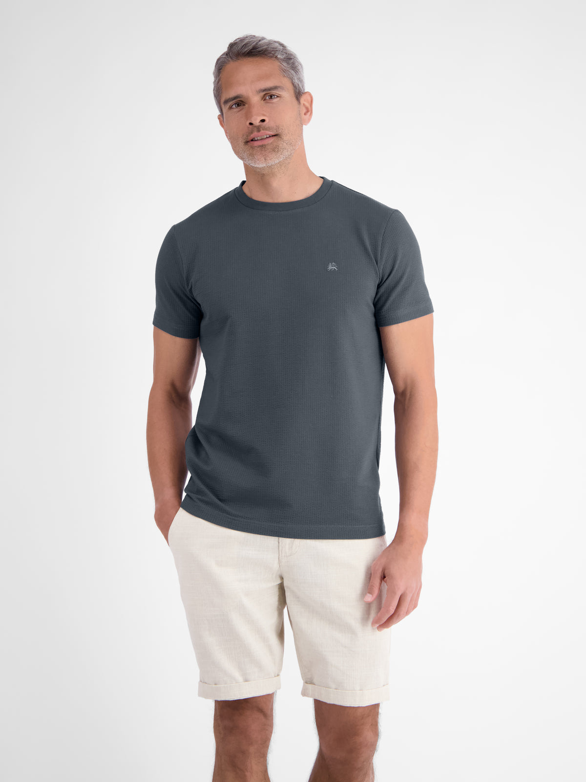 T-Shirt in softer Seersucker-Qualität mit bequemem O-Neck - T-Shirt Rundhals