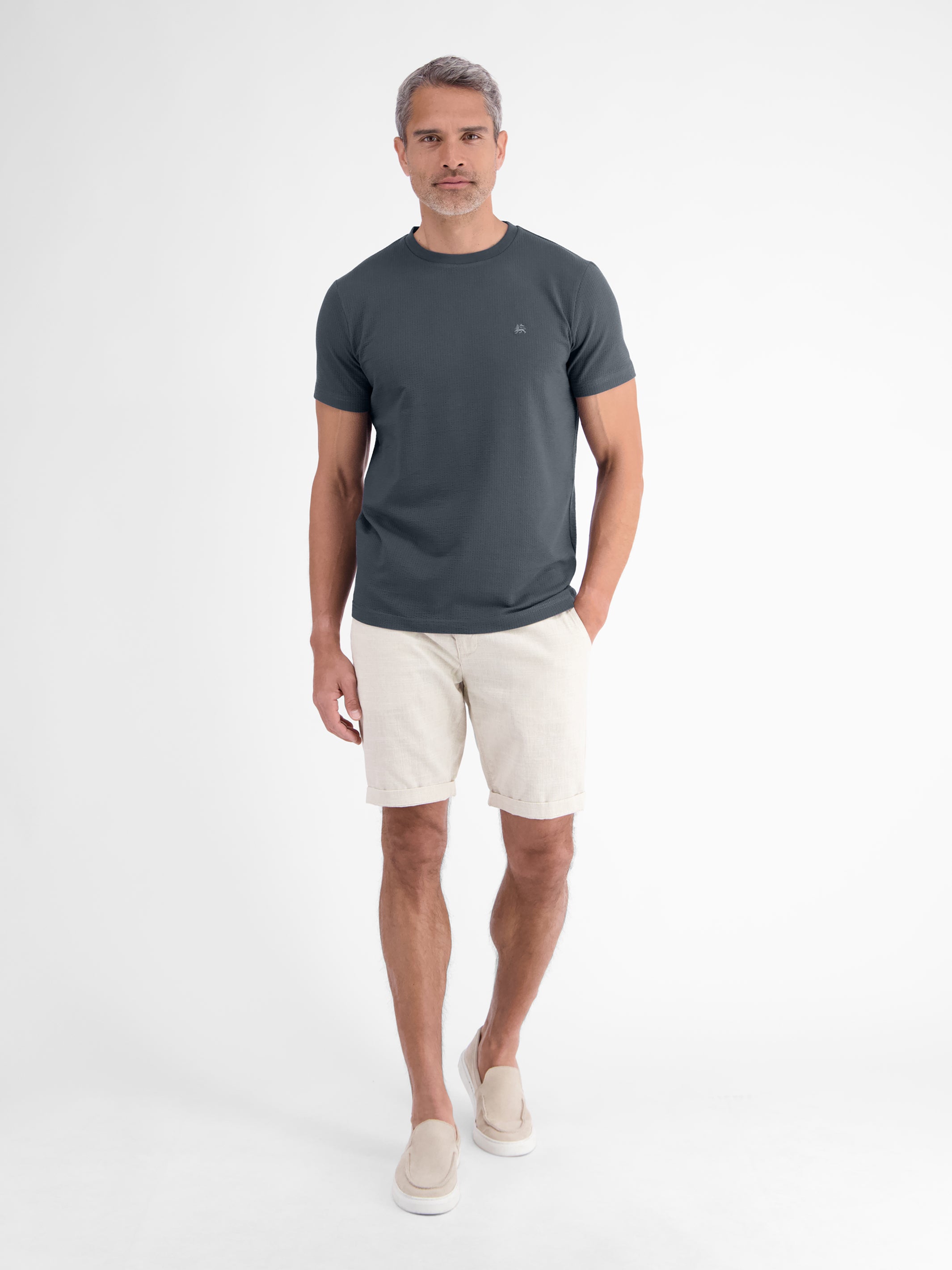 T-Shirt in softer Seersucker-Qualität mit bequemem O-Neck - T-Shirt Rundhals