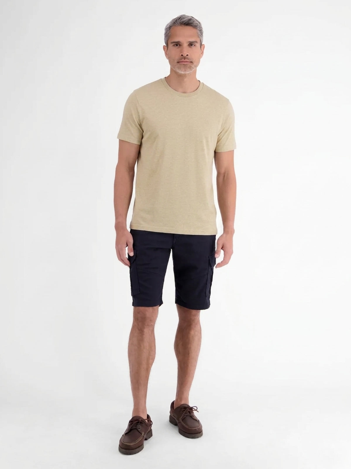 Cotton-linen blend T-shirt with a modern two-tone look
