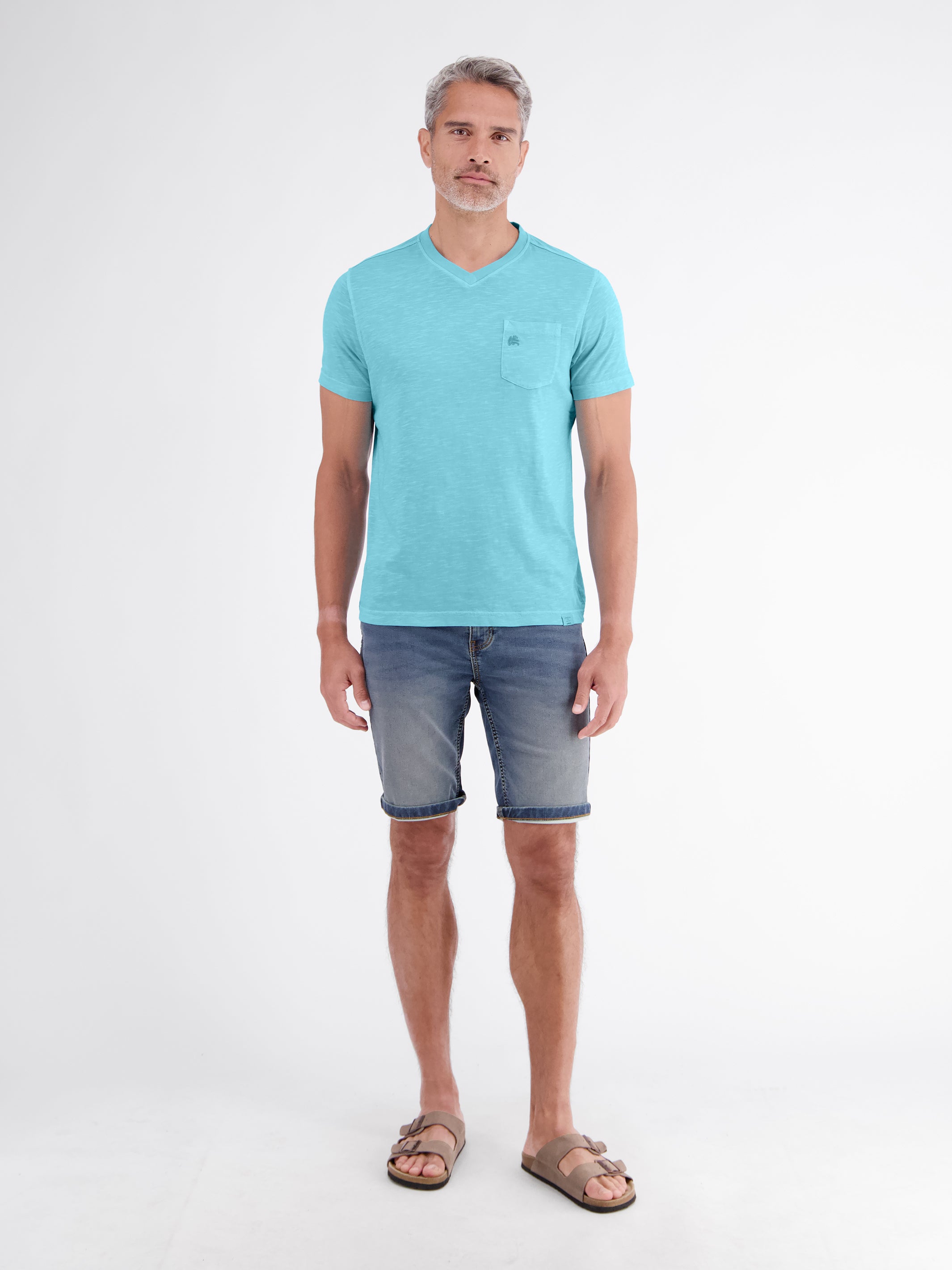 T-Shirt mit sportlichem V-Ausschnitt aus reiner Baumwolle