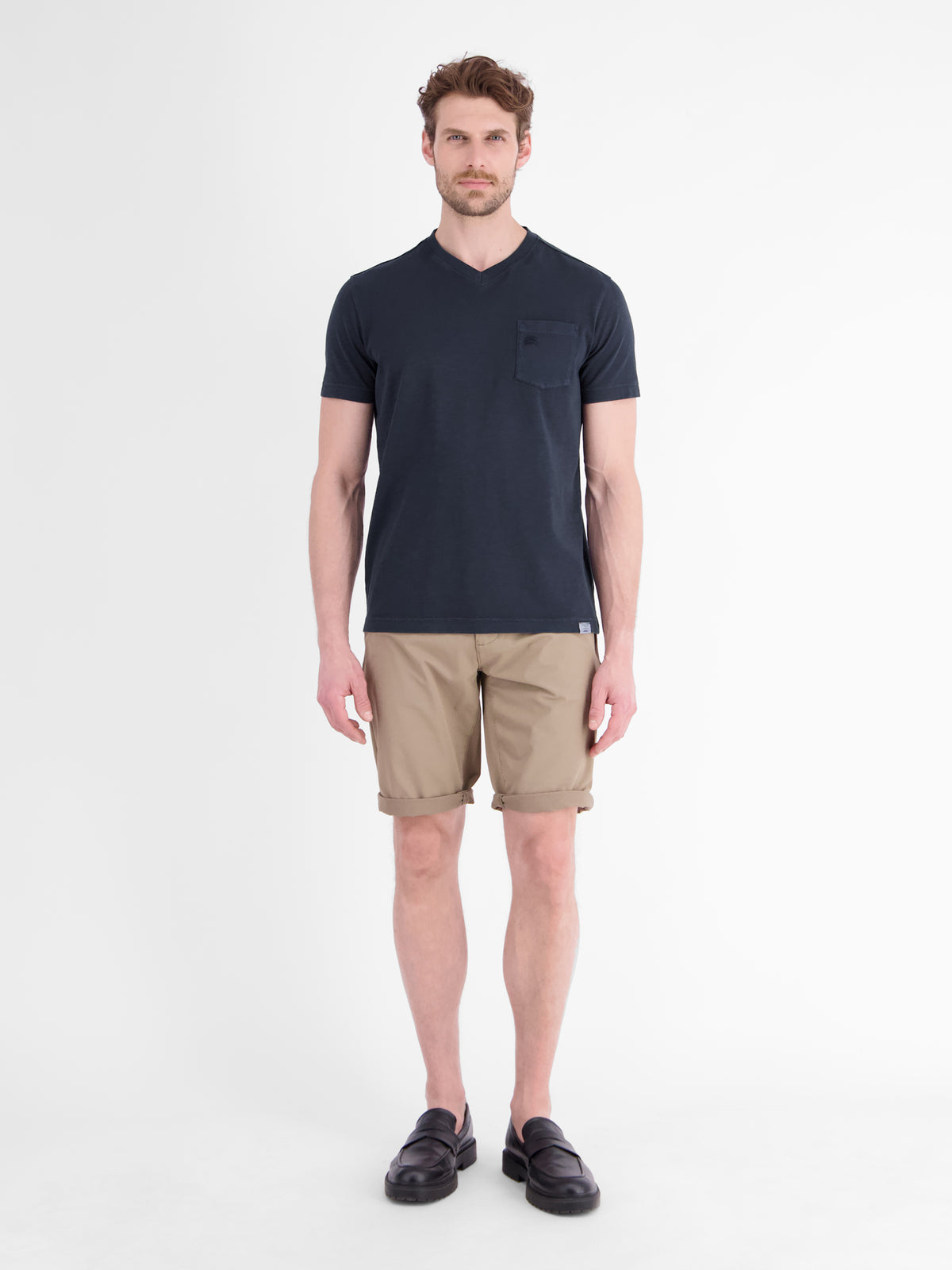 T-Shirt mit sportlichem V-Ausschnitt aus reiner Baumwolle - T-Shirt Rundhals