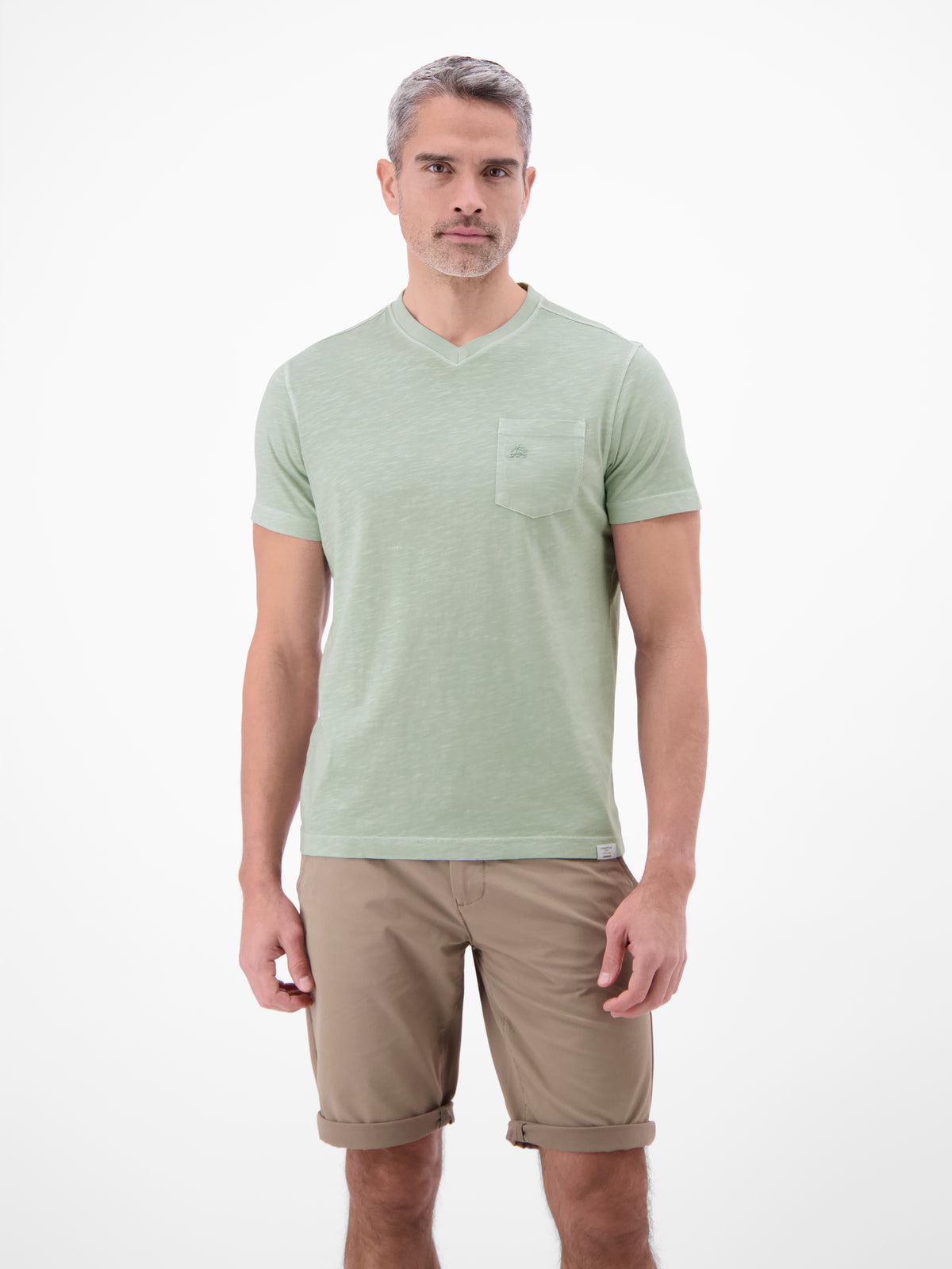 T-Shirt mit sportlichem V-Ausschnitt aus reiner Baumwolle - T-Shirt Rundhals