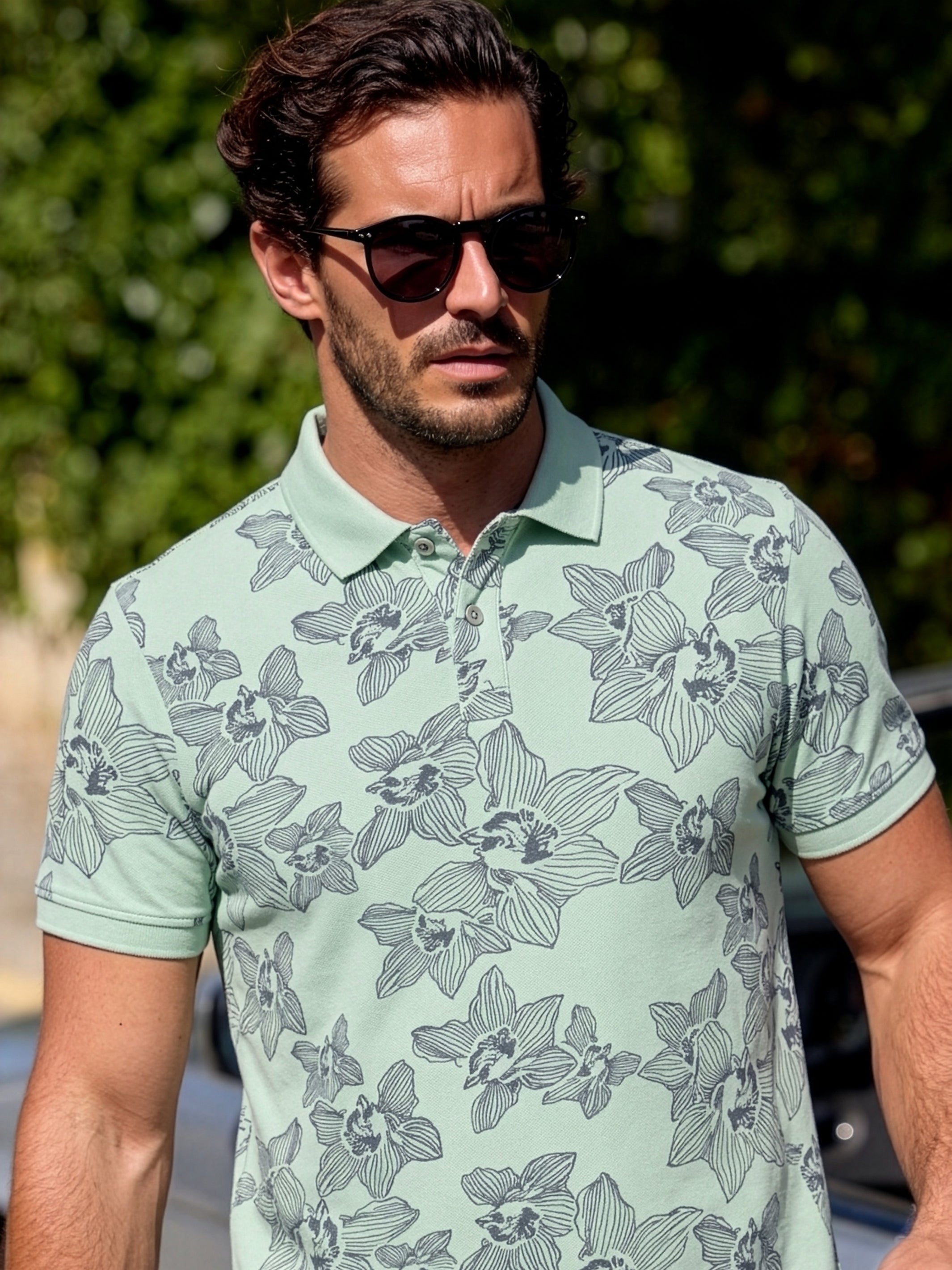 Poloshirt mit floralem Allover-Print und Flachstrickkragen - Polo Shirt Kurzarm