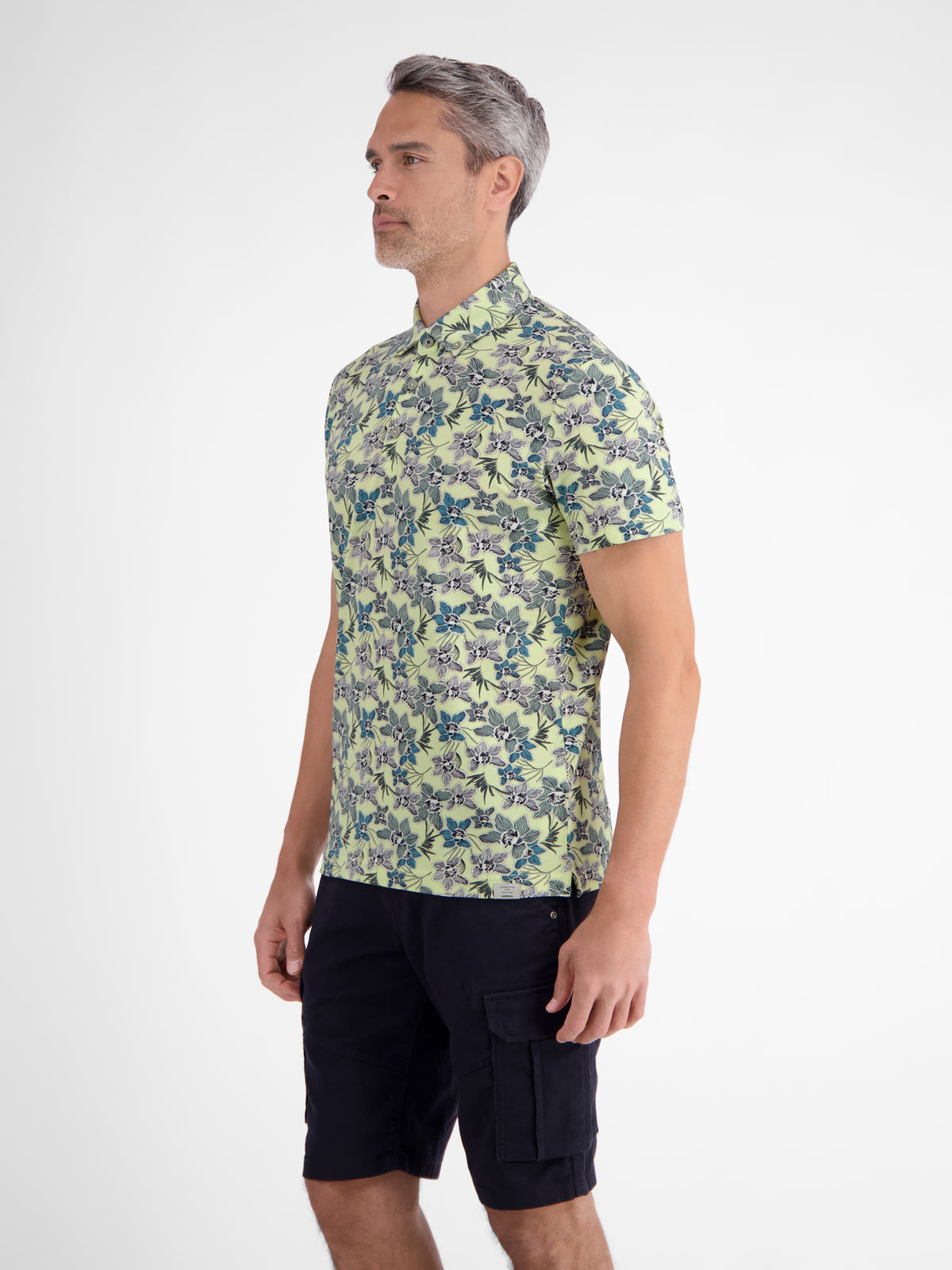 Sommerliches Poloshirt mit angesagtem, floralem Printmuster - Polo Shirt Kurzarm