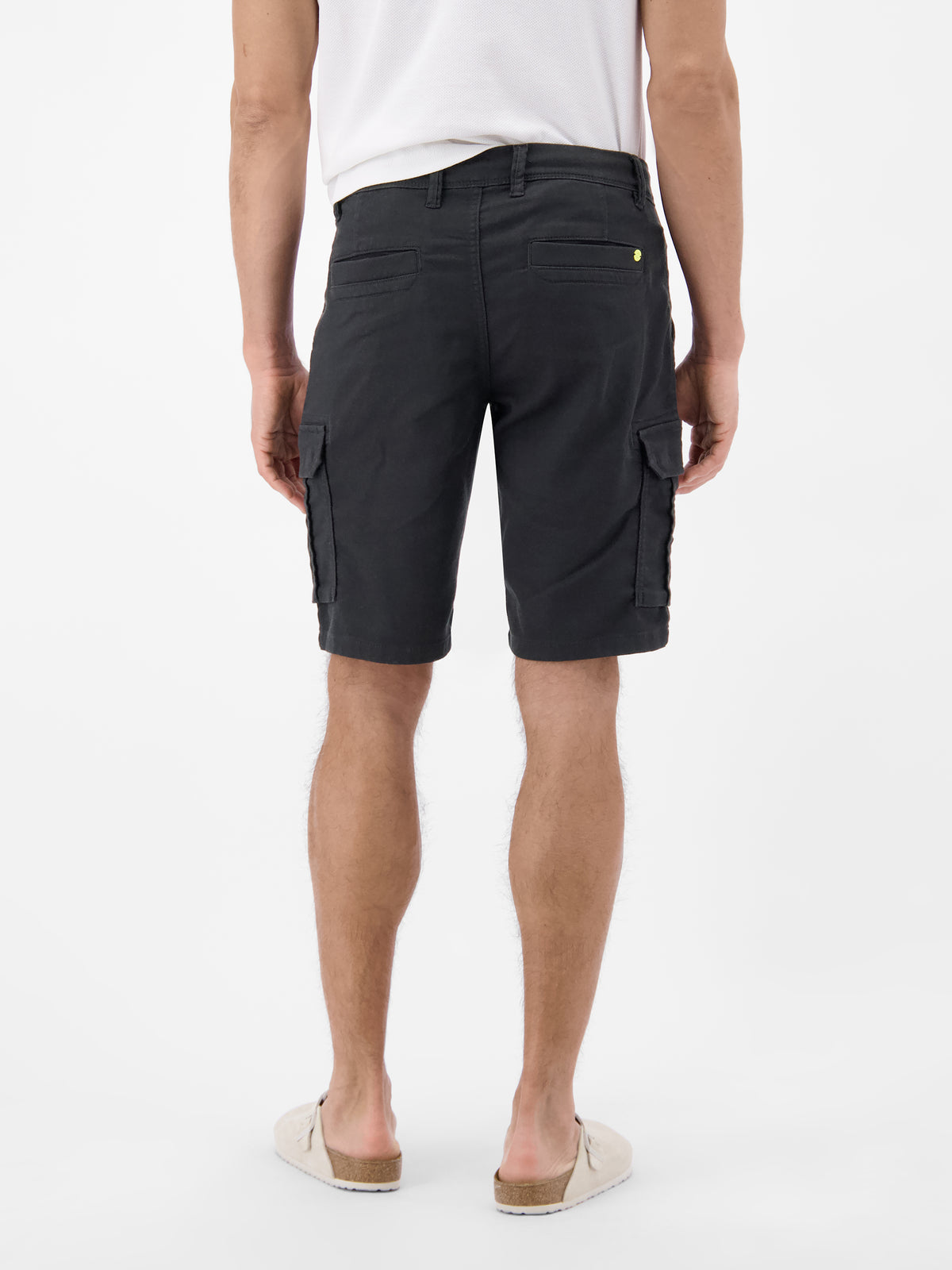 Maskuline Cargo-Bermuda mit Tunnelzug und Gürtelschlaufen - Cargo Shorts
