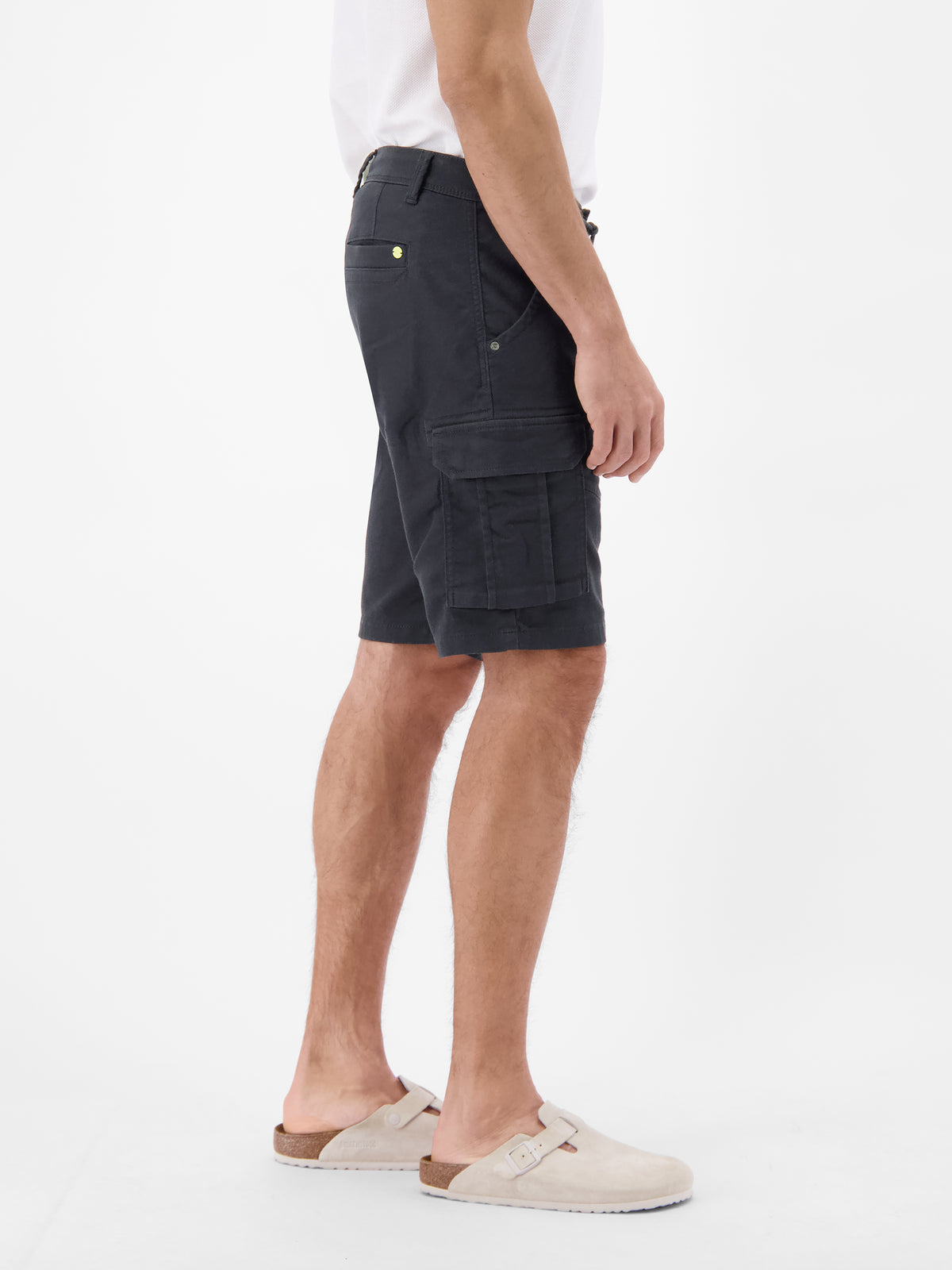 Maskuline Cargo-Bermuda mit Tunnelzug und Gürtelschlaufen - Cargo Shorts