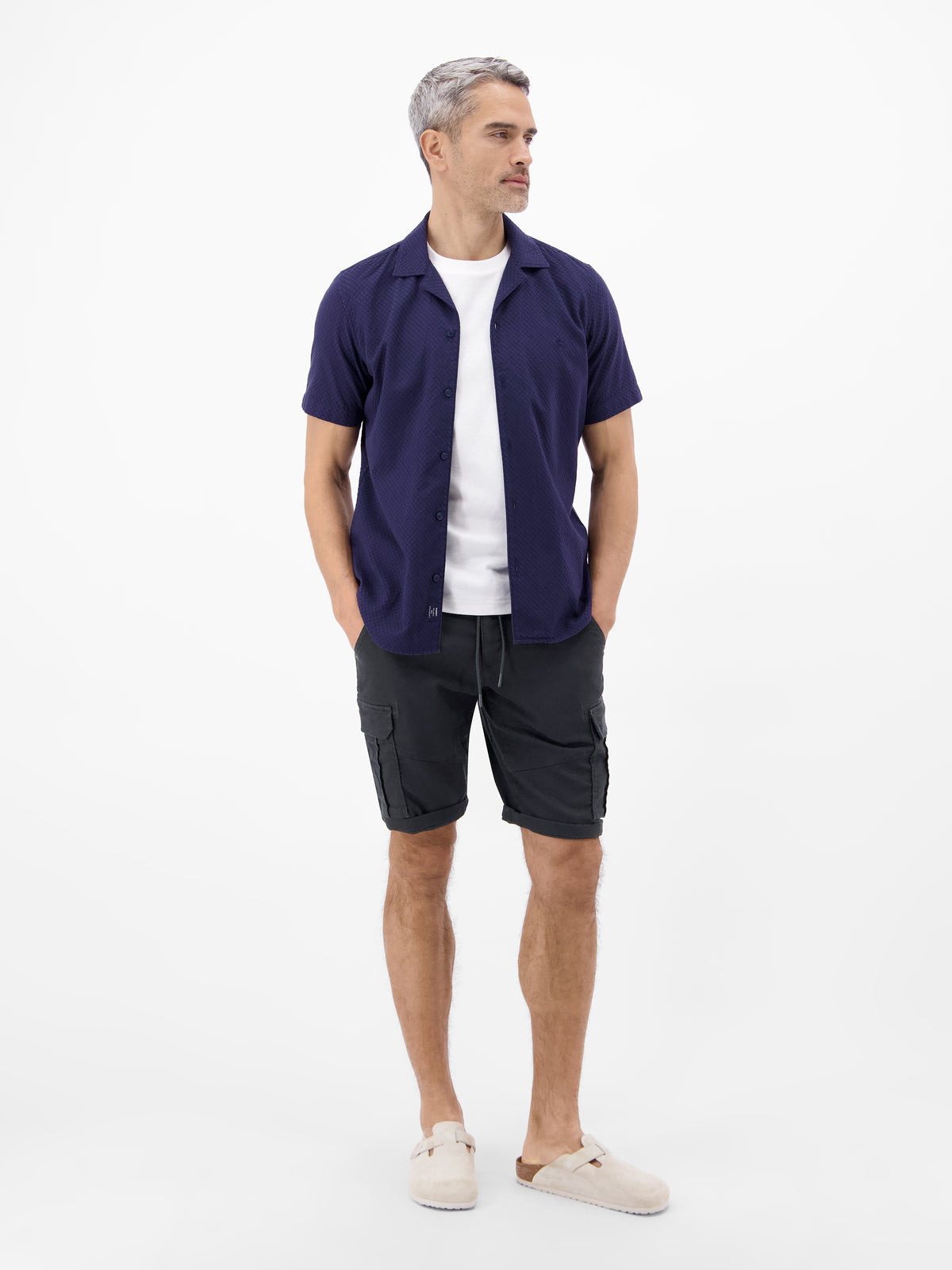 Maskuline Cargo-Bermuda mit Tunnelzug und Gürtelschlaufen - Cargo Shorts