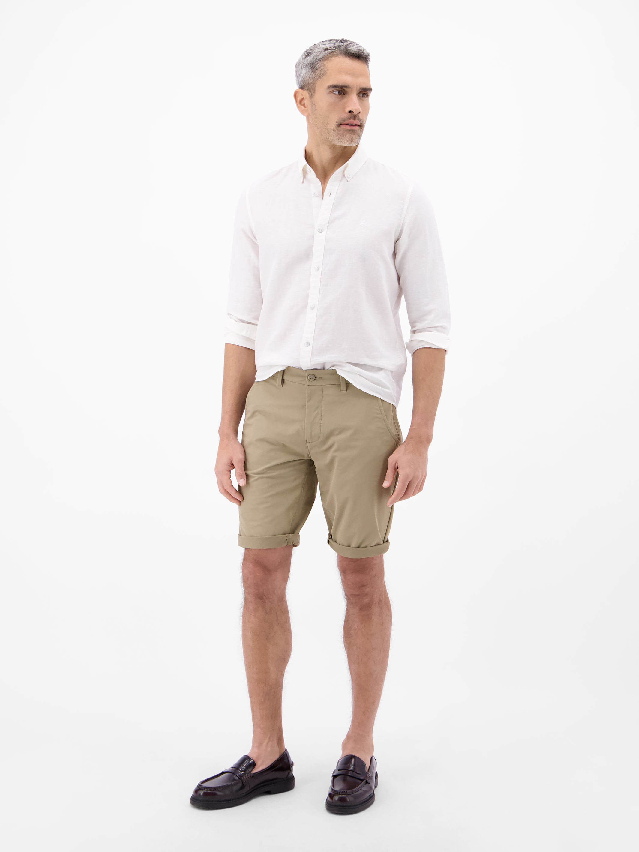Sportliche Chino-Shorts aus flexiblem Nylon-Mix - Chino Shorts