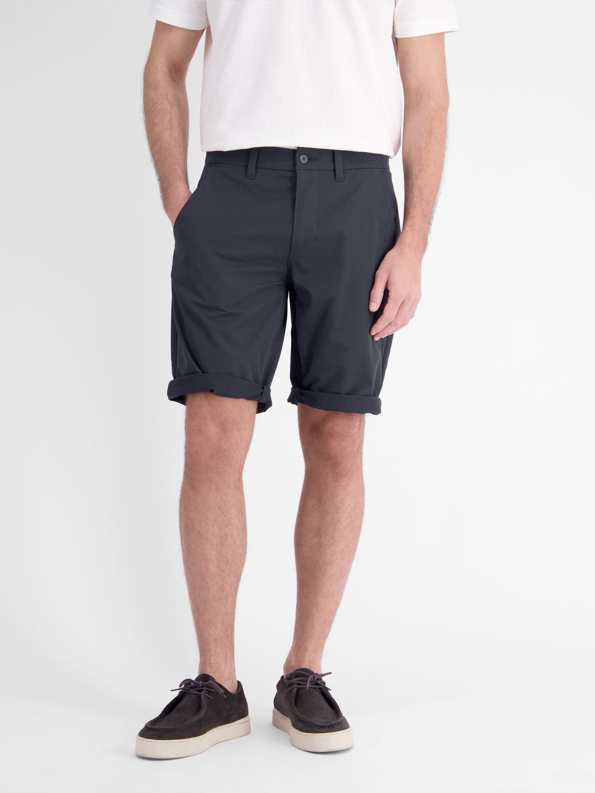 Sportliche Chino-Shorts aus flexiblem Nylon-Mix - Chino Shorts