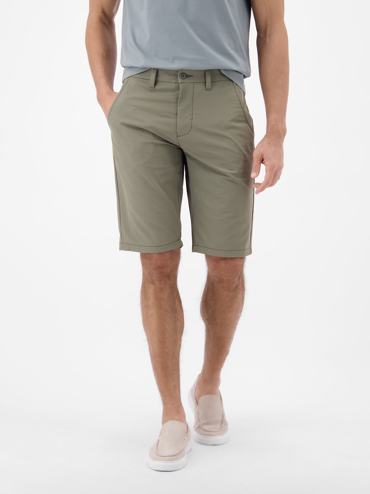Sportliche Chino-Shorts aus flexiblem Nylon-Mix - Chino Shorts