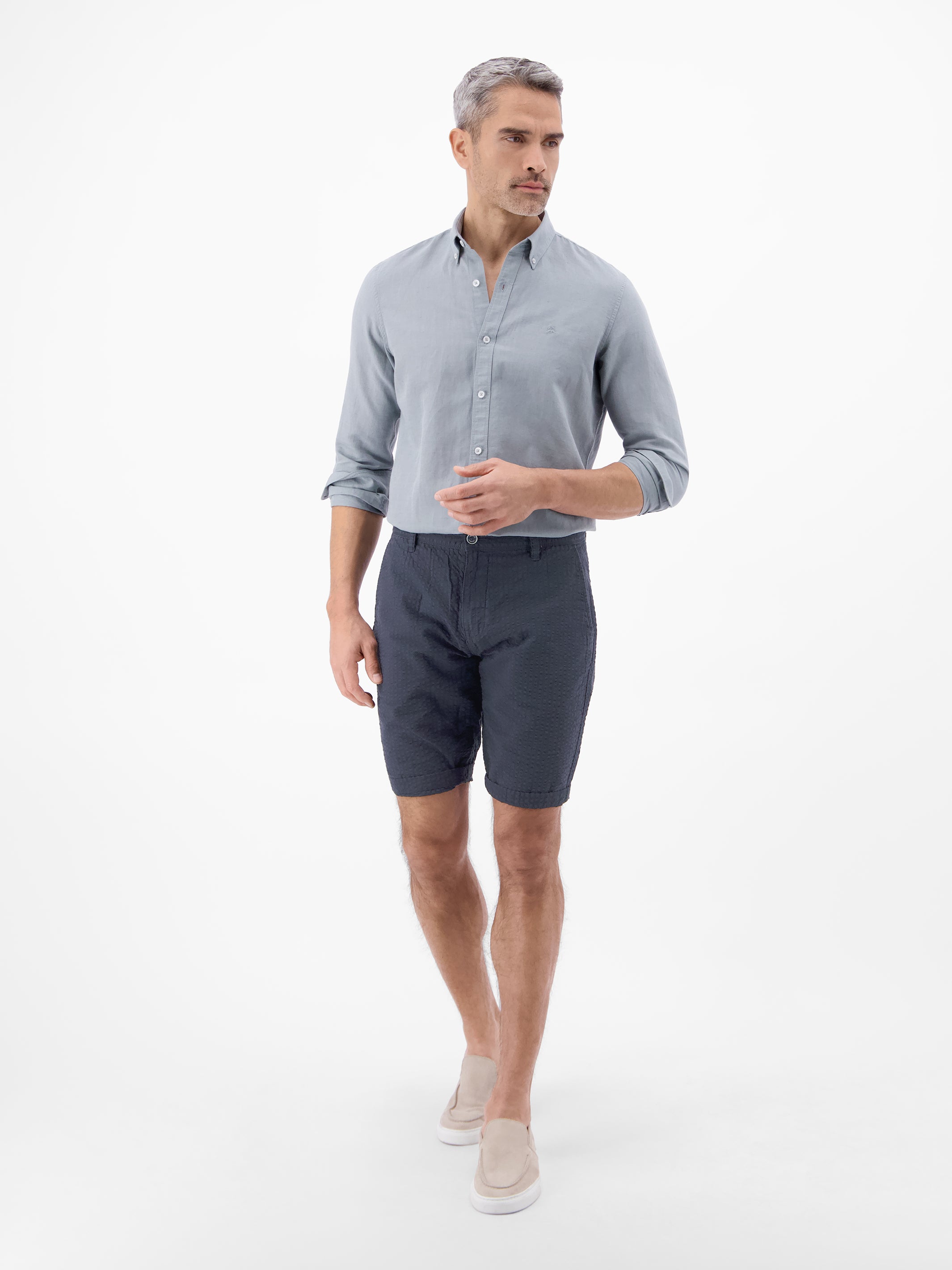 Chino-Shorts aus Baumwolle in leichter Seersucker-Qualität - Chino Shorts