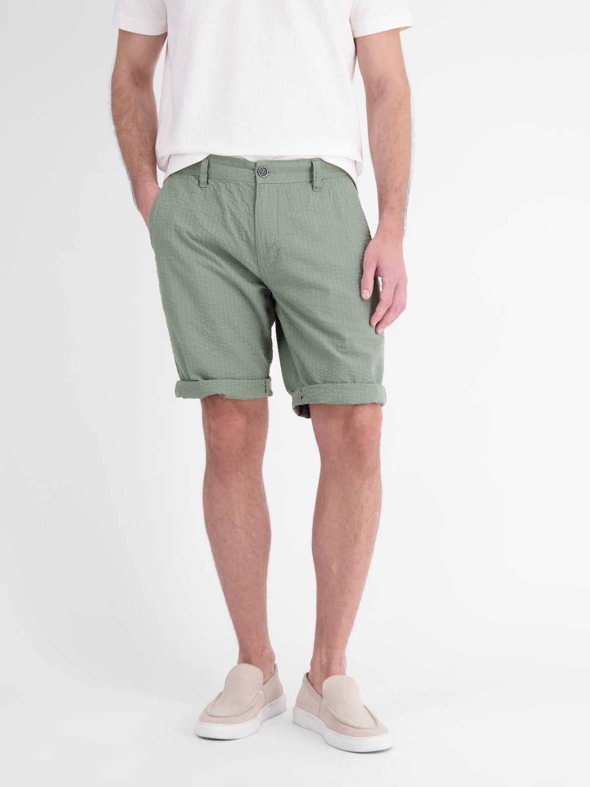 Chino-Shorts aus Baumwolle in leichter Seersucker-Qualität - Chino Shorts