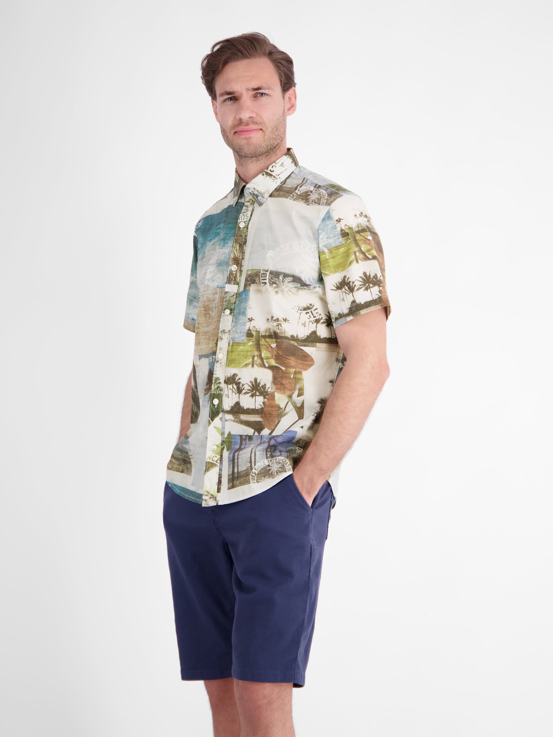 Bequemes und leichtes Stretch Kurzarmhemd im Hawaii-Look - Kurzarmhemd
