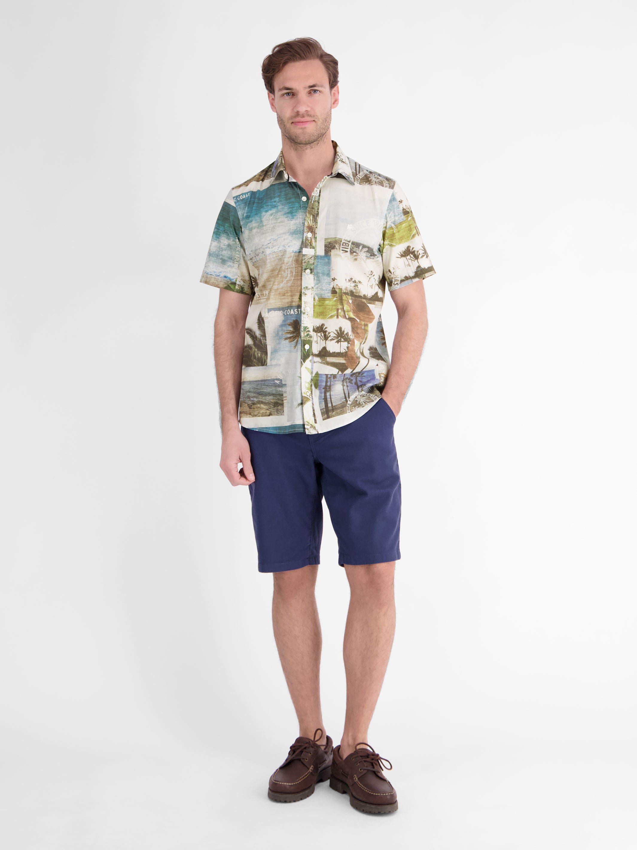 Bequemes und leichtes Stretch Kurzarmhemd im Hawaii-Look - Kurzarmhemd