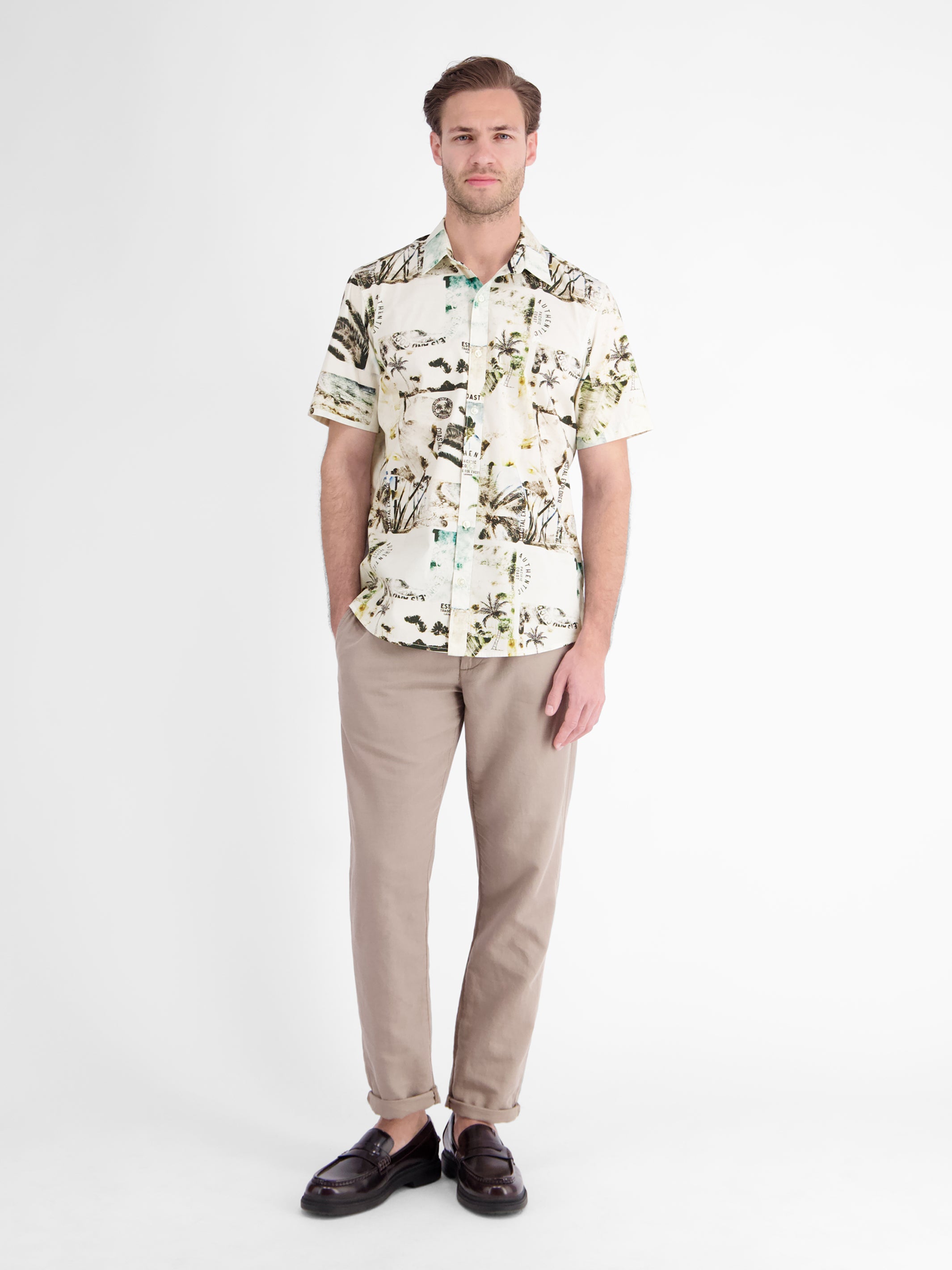 Leichtes Kurzarmhemd im Hawaii-Look für kühlen Komfort - Kurzarmhemd
