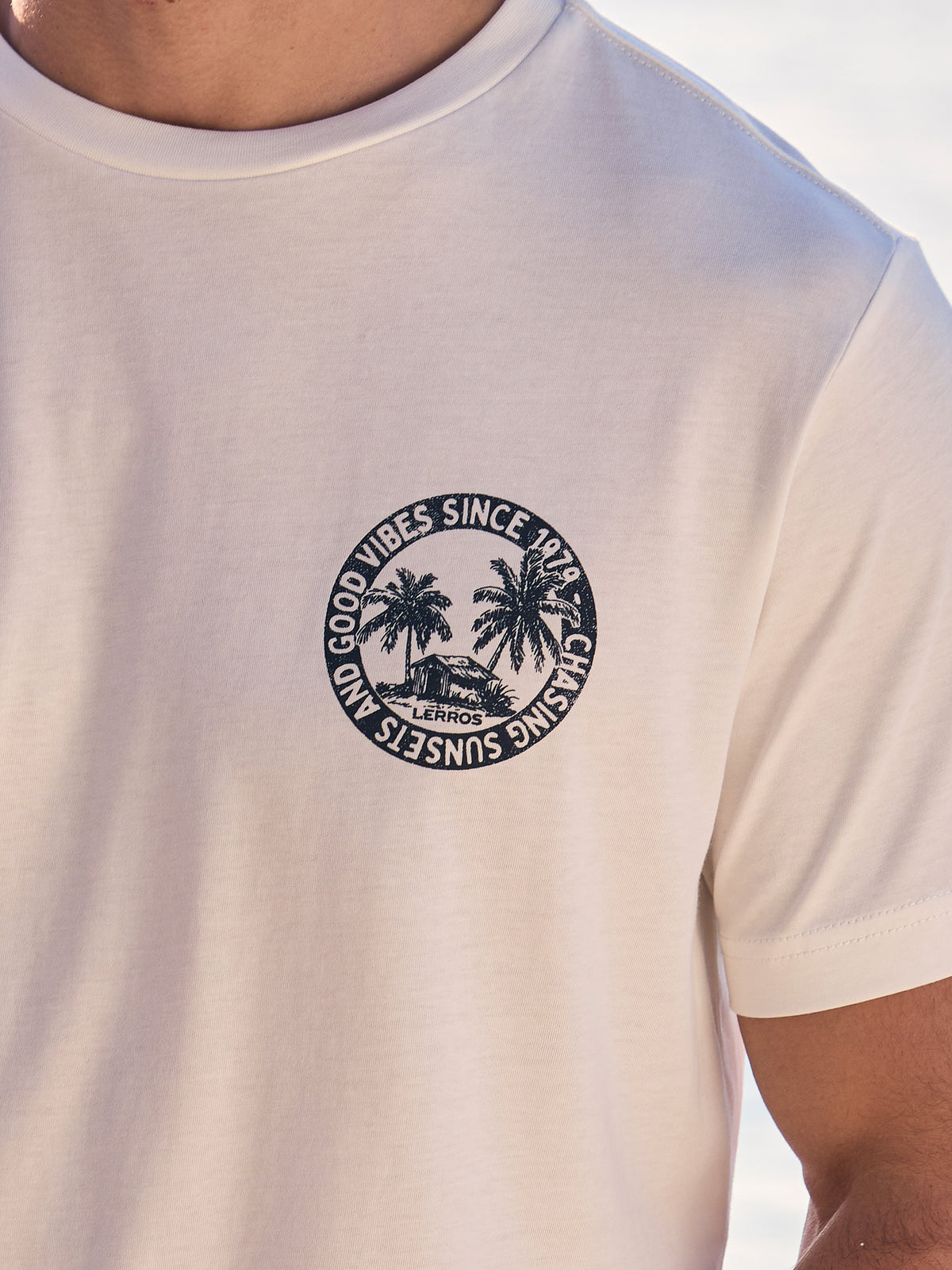 Lässiges, unifarbenes T-Shirt aus reiner Baumwolle mit Print - T-Shirt Rundhals
