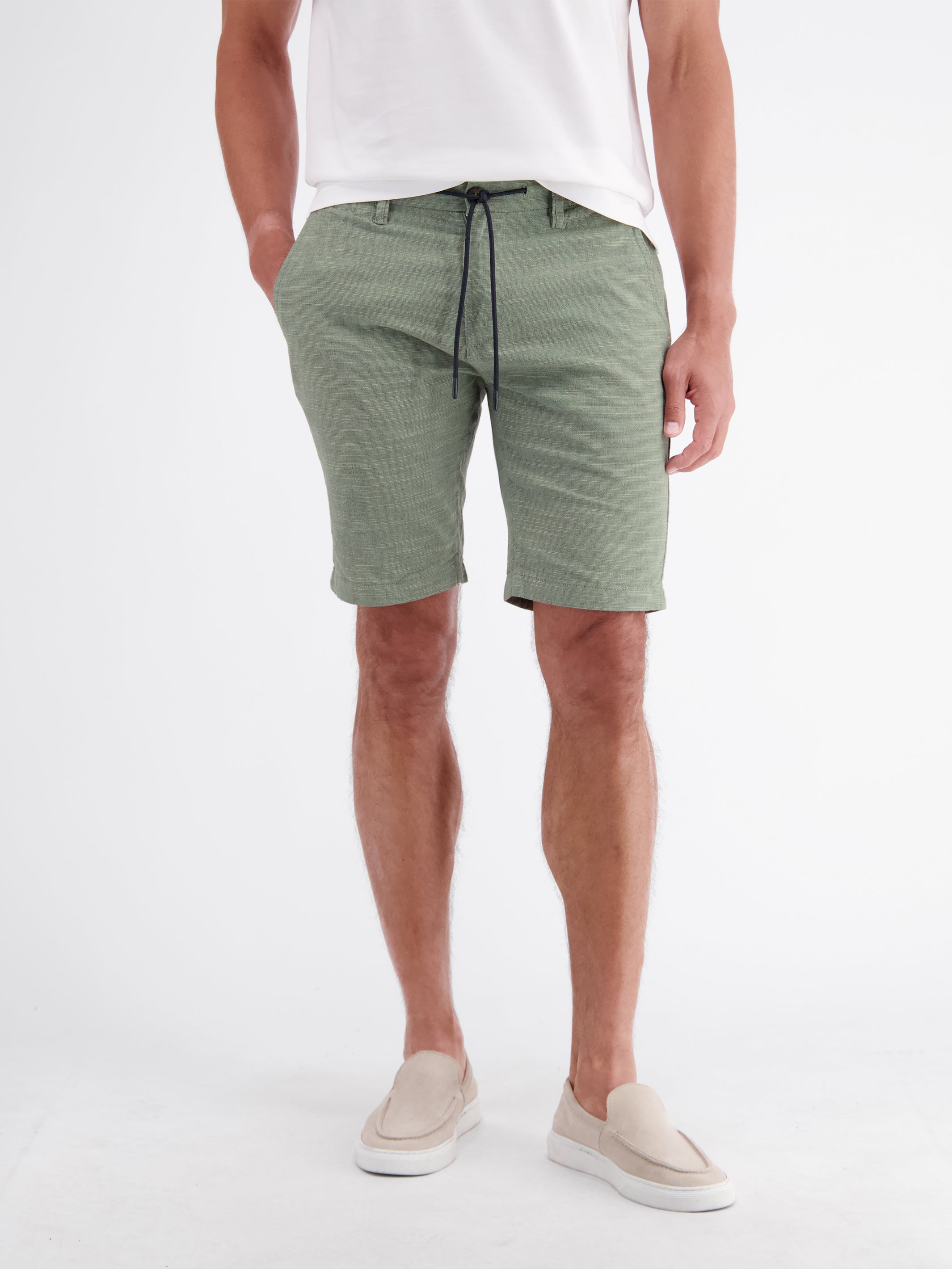 Summer chino shorts made of pure cotton with drawstring