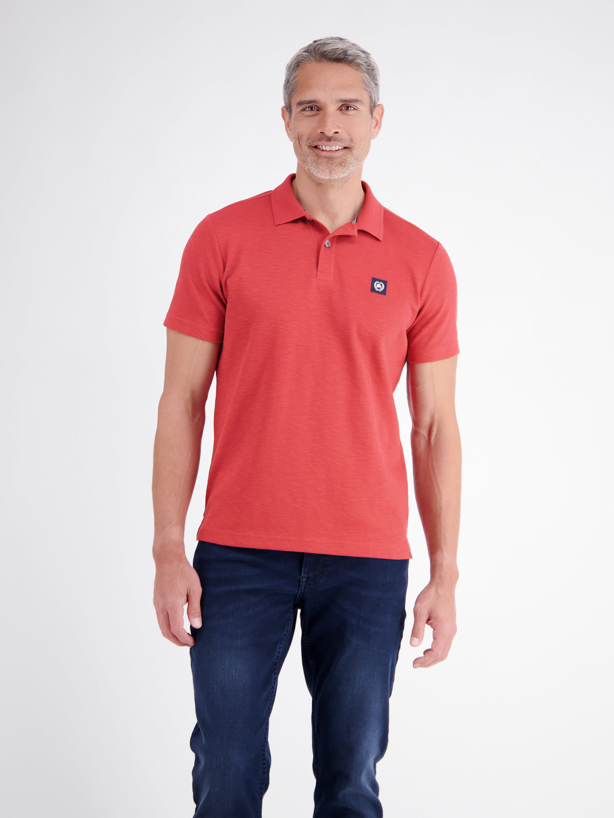 Poloshirt in trendigen Farben mit Flachstrickkragen