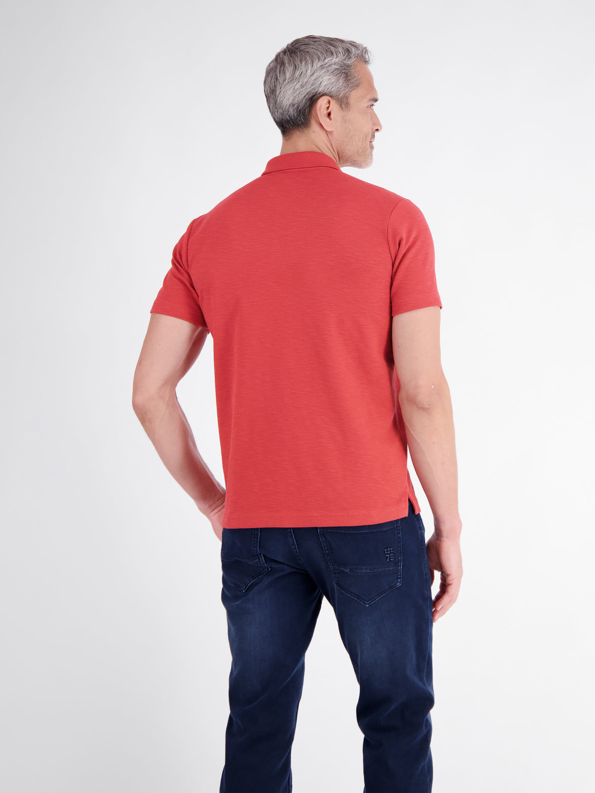Poloshirt in trendigen Farben mit Flachstrickkragen
