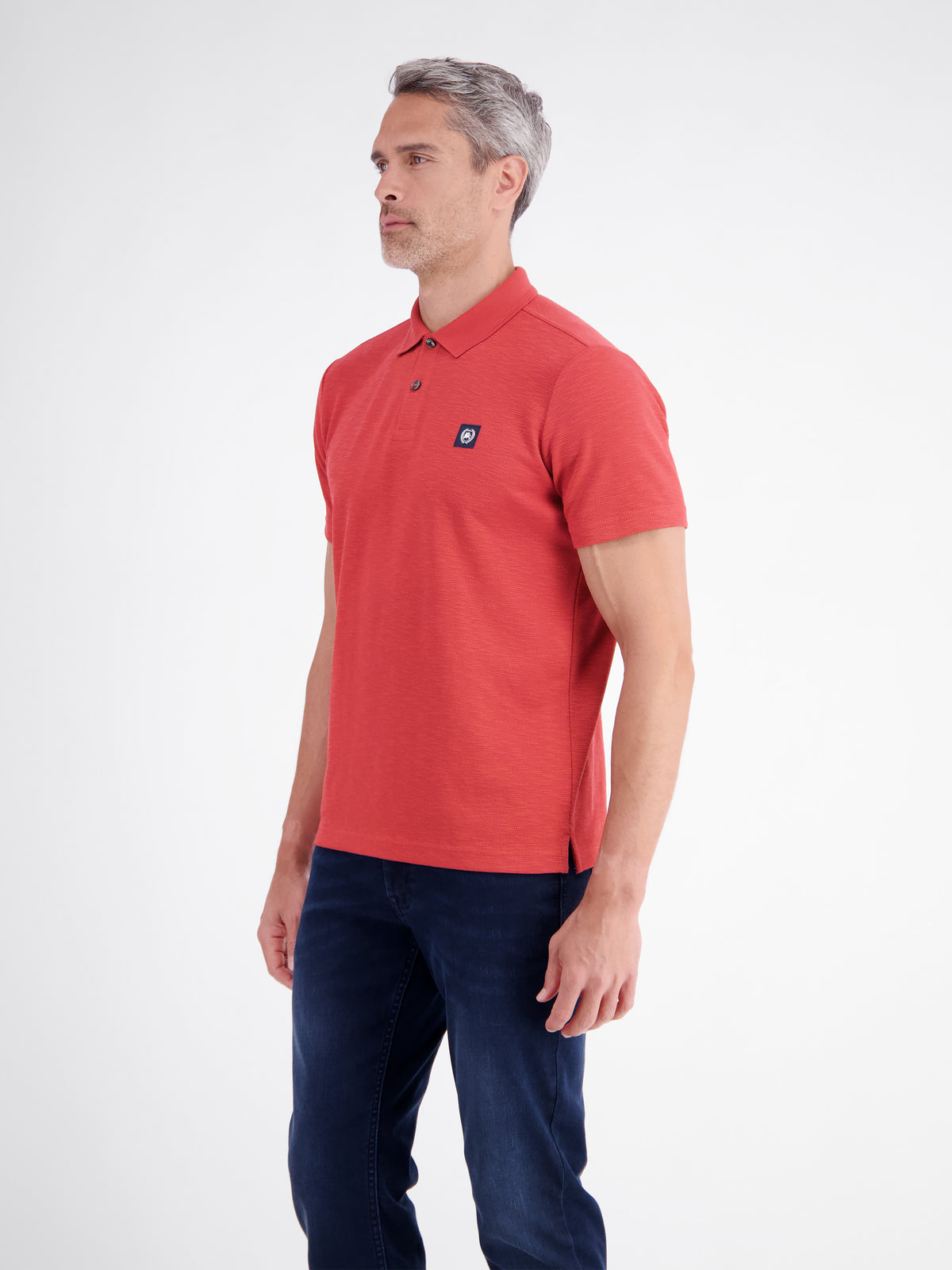 Poloshirt in trendigen Farben mit Flachstrickkragen