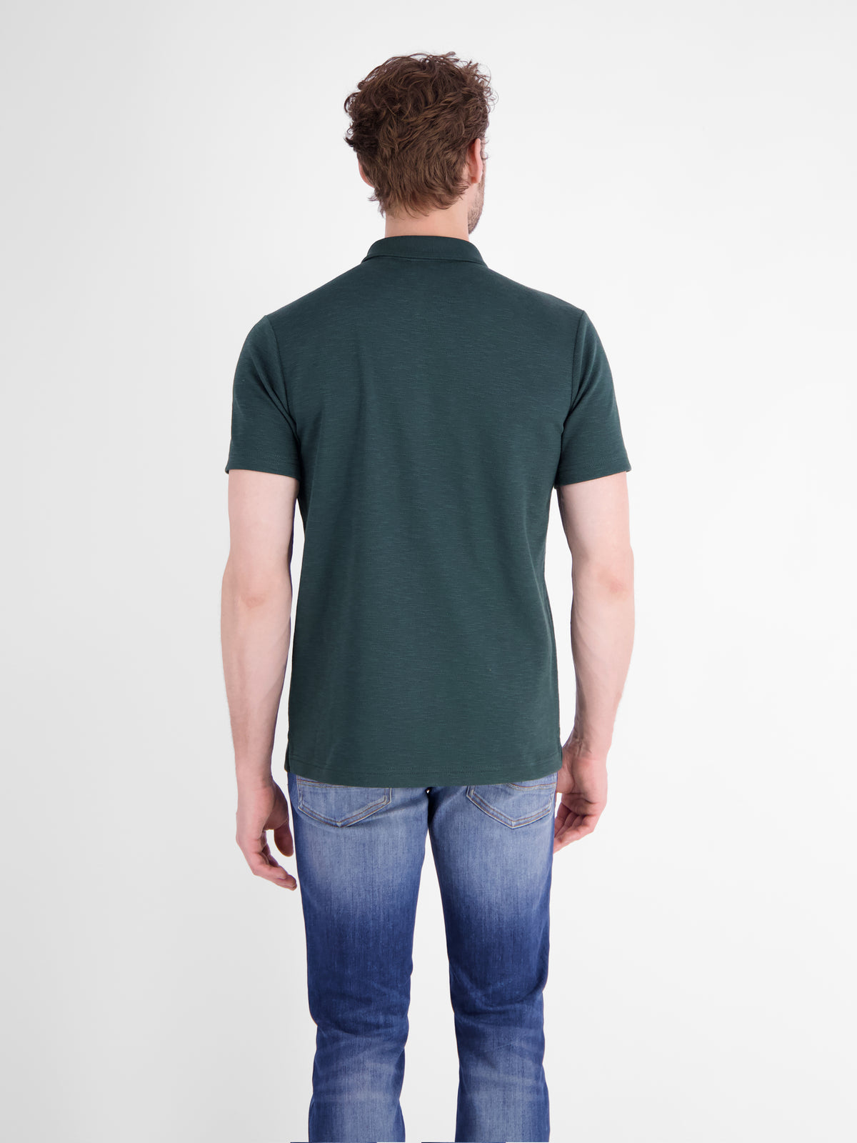 Poloshirt in trendigen Farben mit Flachstrickkragen