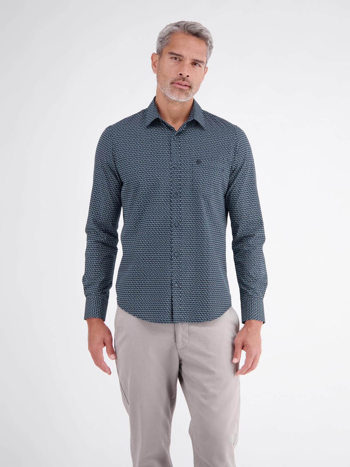 Sportliches Herrenhemd mit modernem Minimalprint-Design