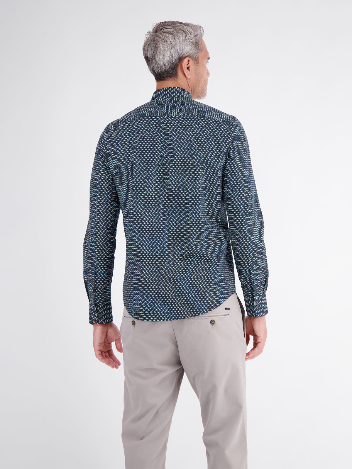 Sportliches Herrenhemd mit modernem Minimalprint-Design