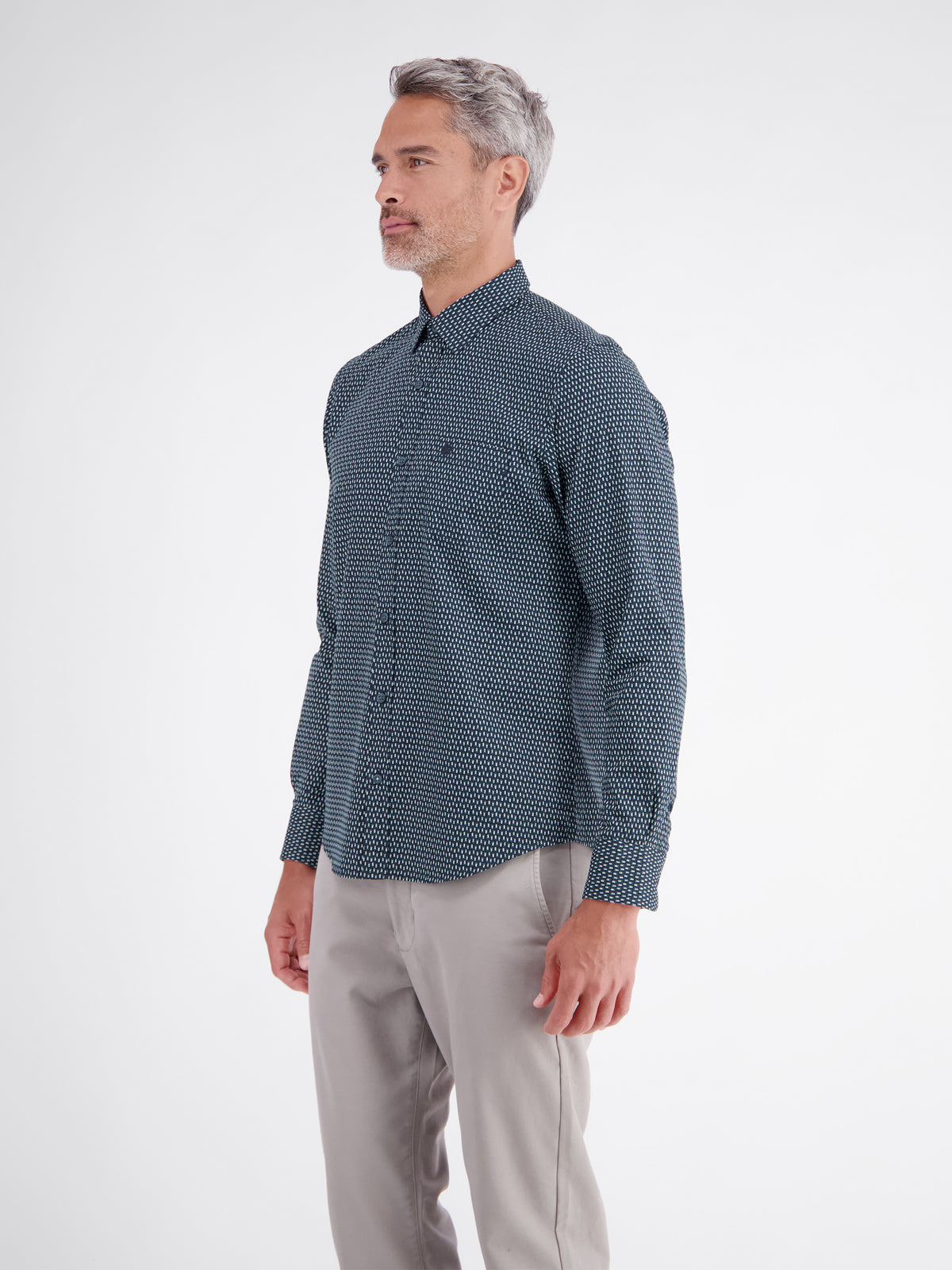 Sportliches Herrenhemd mit modernem Minimalprint-Design