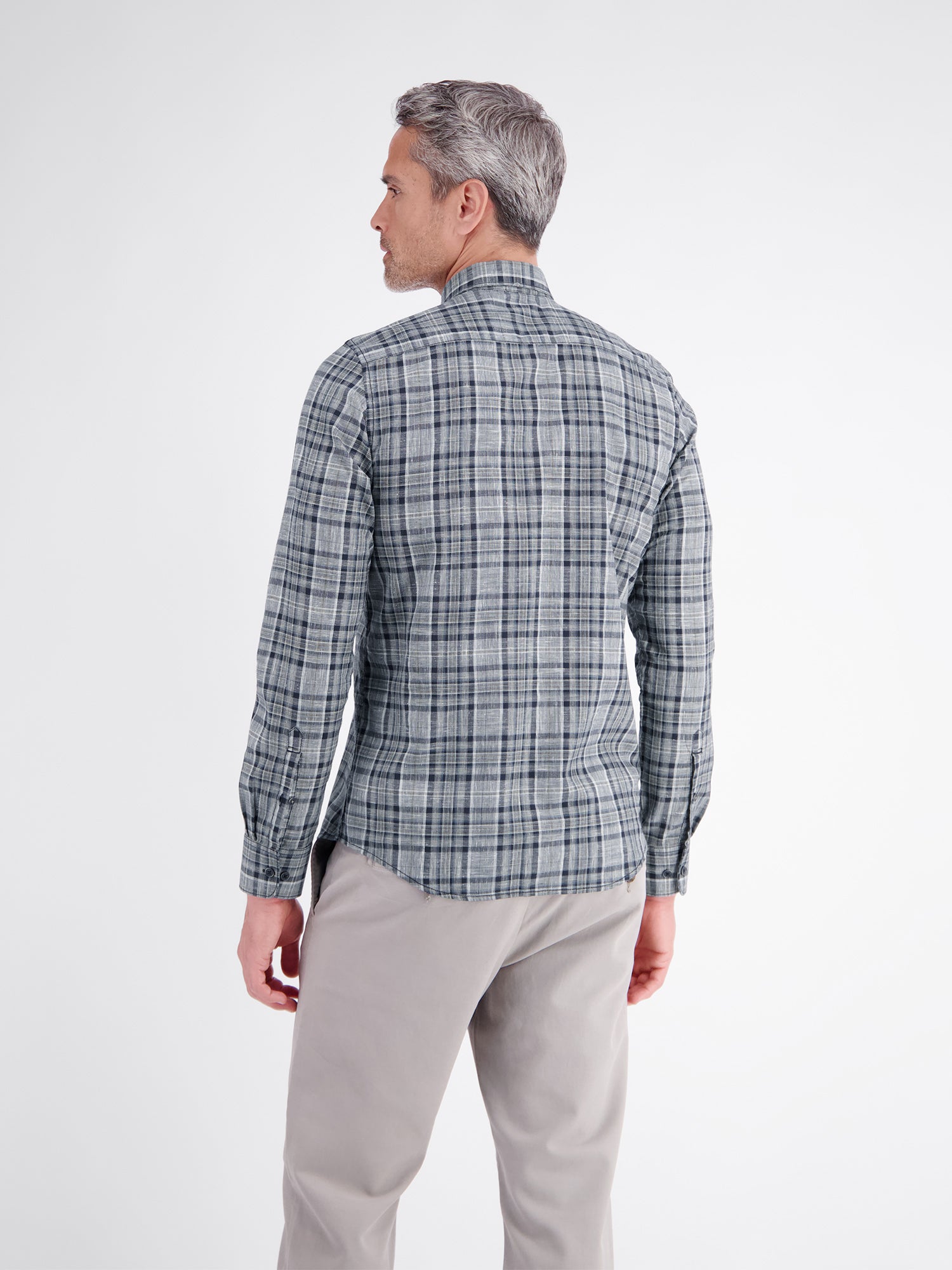 Men's checked shirt made from a soft cotton blend