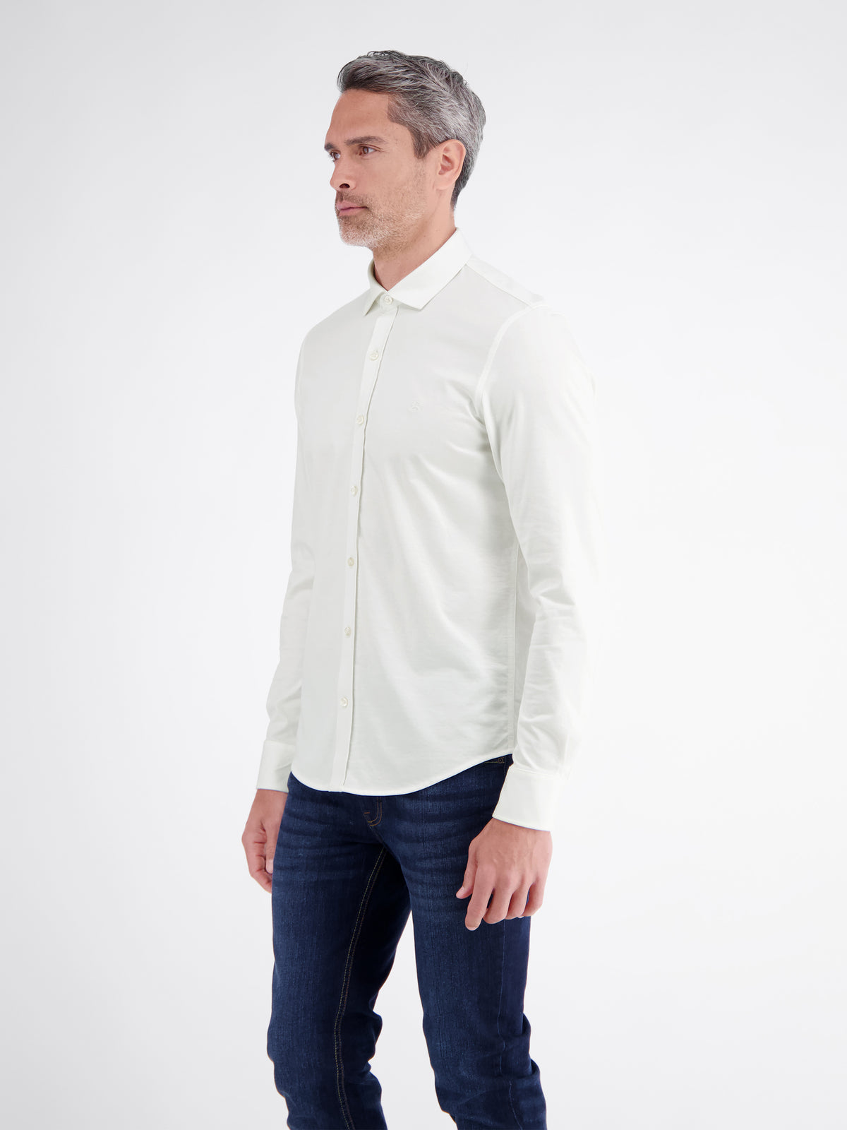 Dynamic men's shirt made from airy Cool & Dry blended fabric