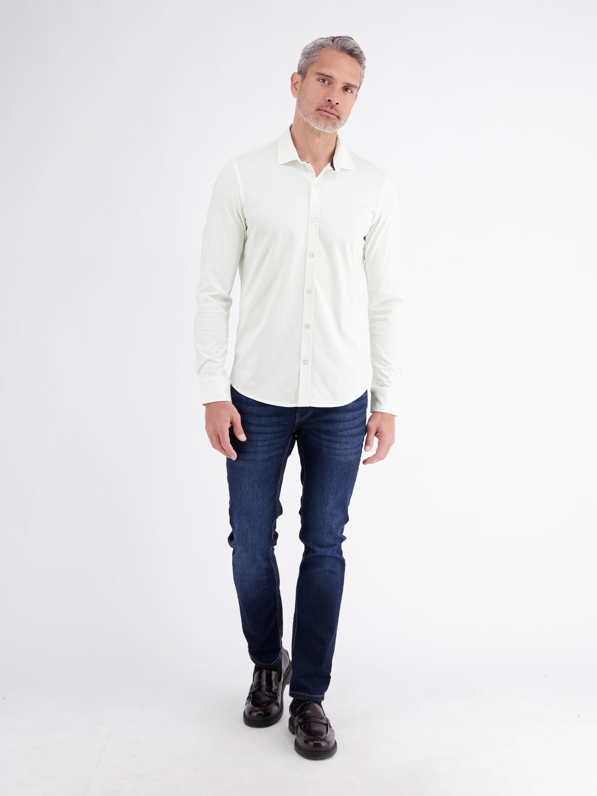 Dynamic men's shirt made from airy Cool & Dry blended fabric