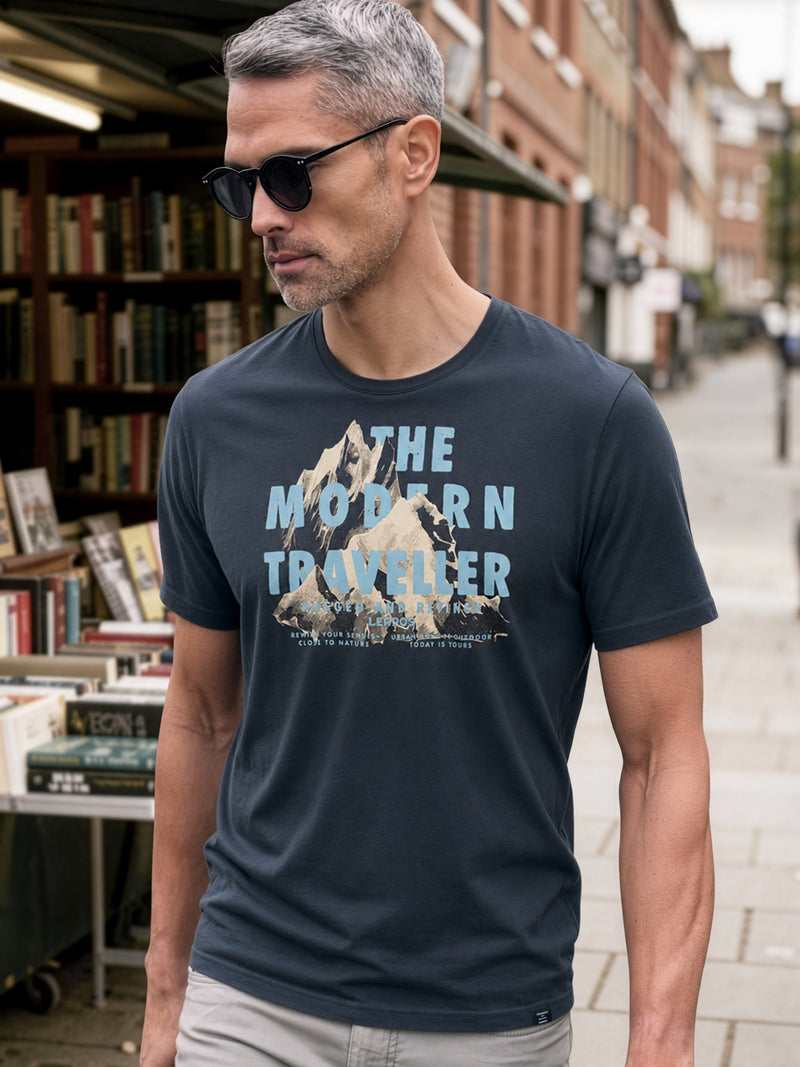 Cotton T-shirt with casual front print and crew neck