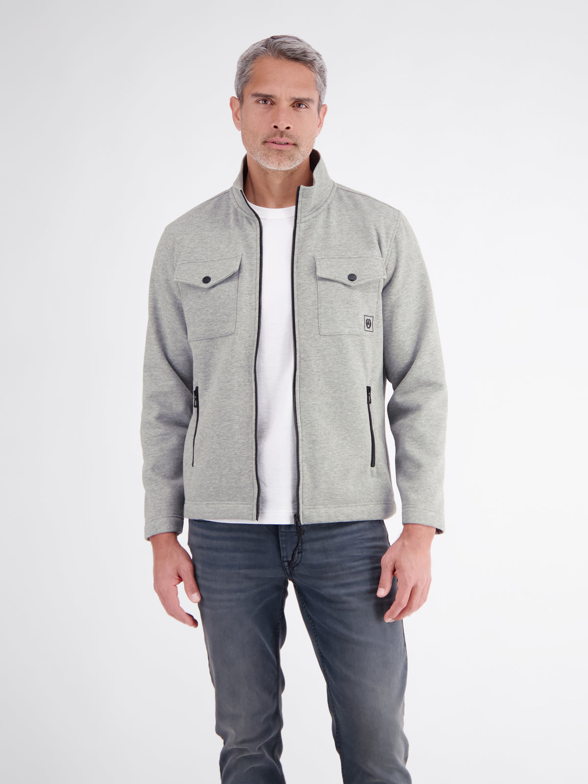 Sweatjacke mit cleaner Optik aus weichem Baumwollmix