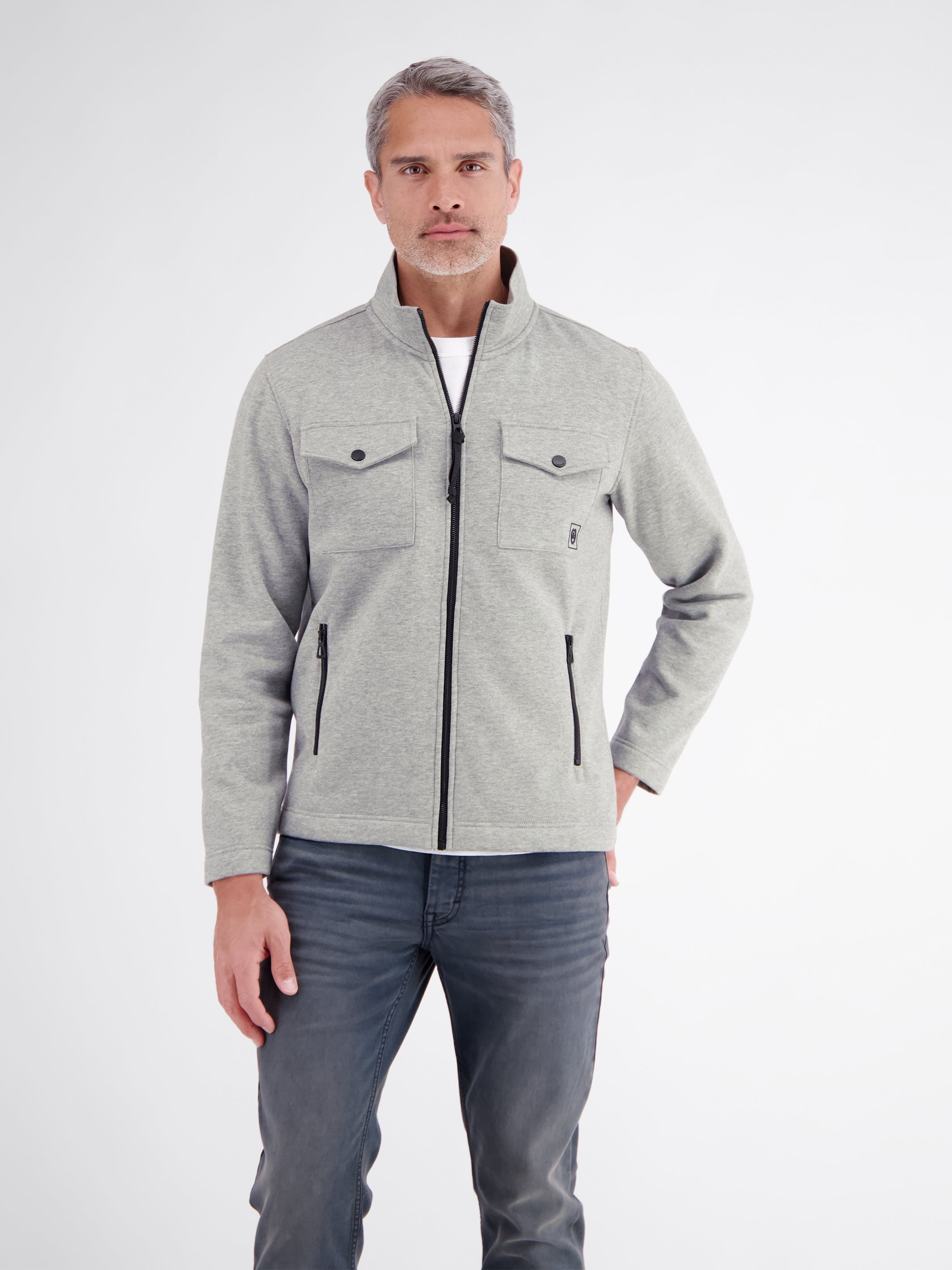 Sweatjacke mit cleaner Optik aus weichem Baumwollmix