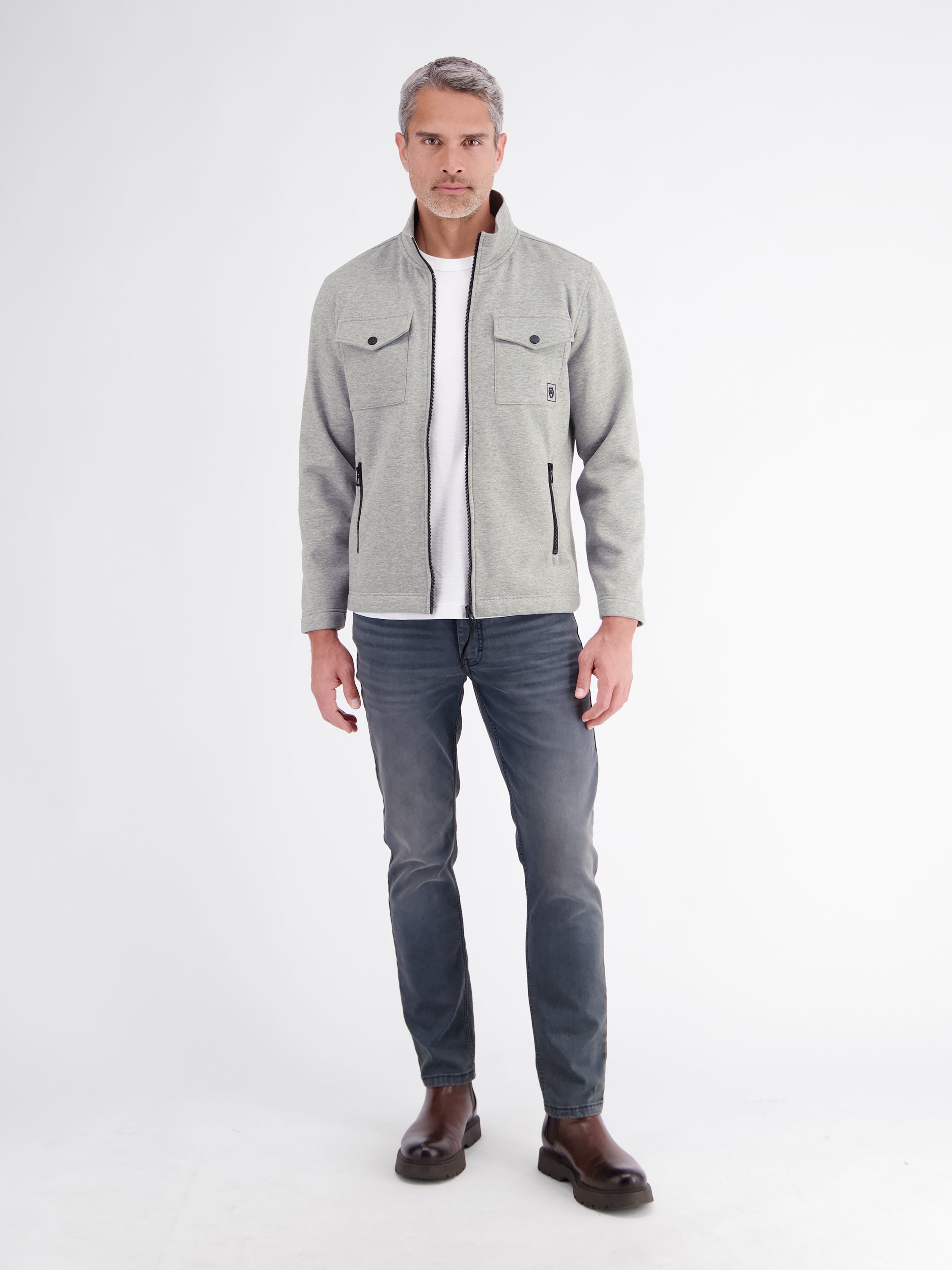 Sweatjacke mit cleaner Optik aus weichem Baumwollmix