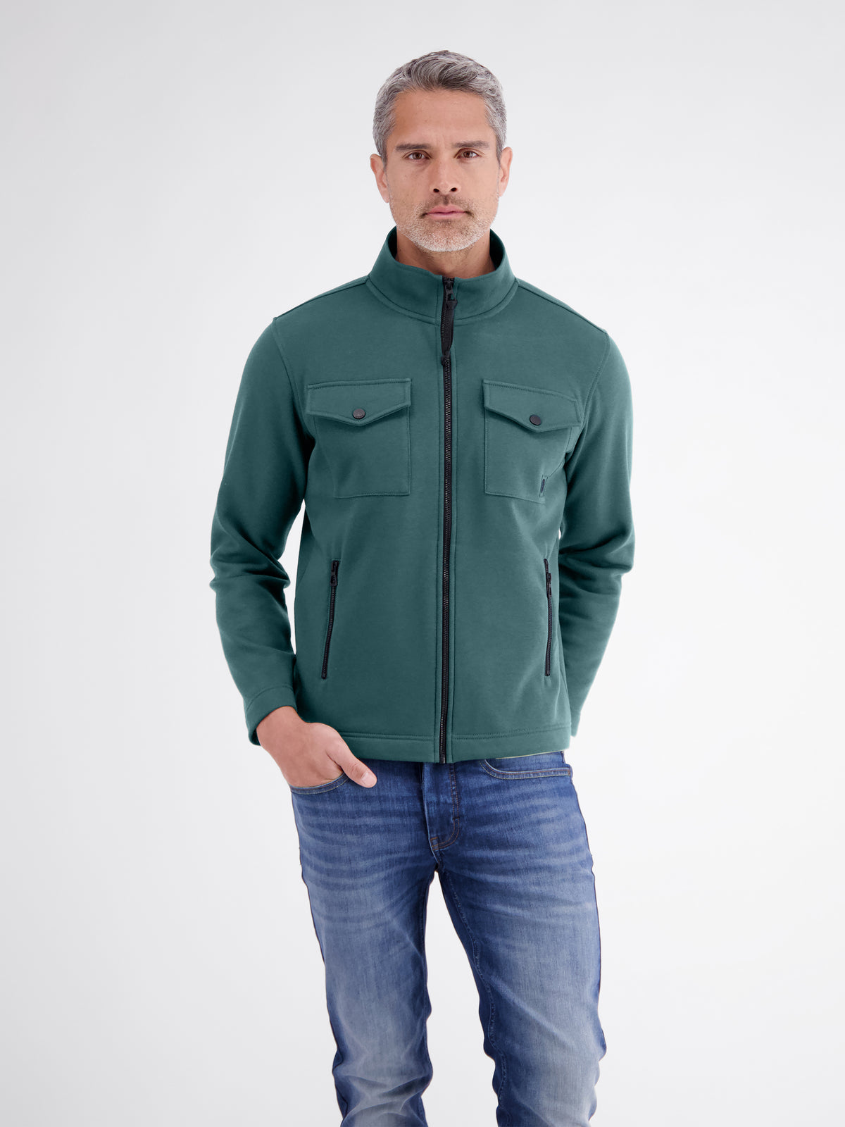Sweatjacke mit cleaner Optik aus weichem Baumwollmix