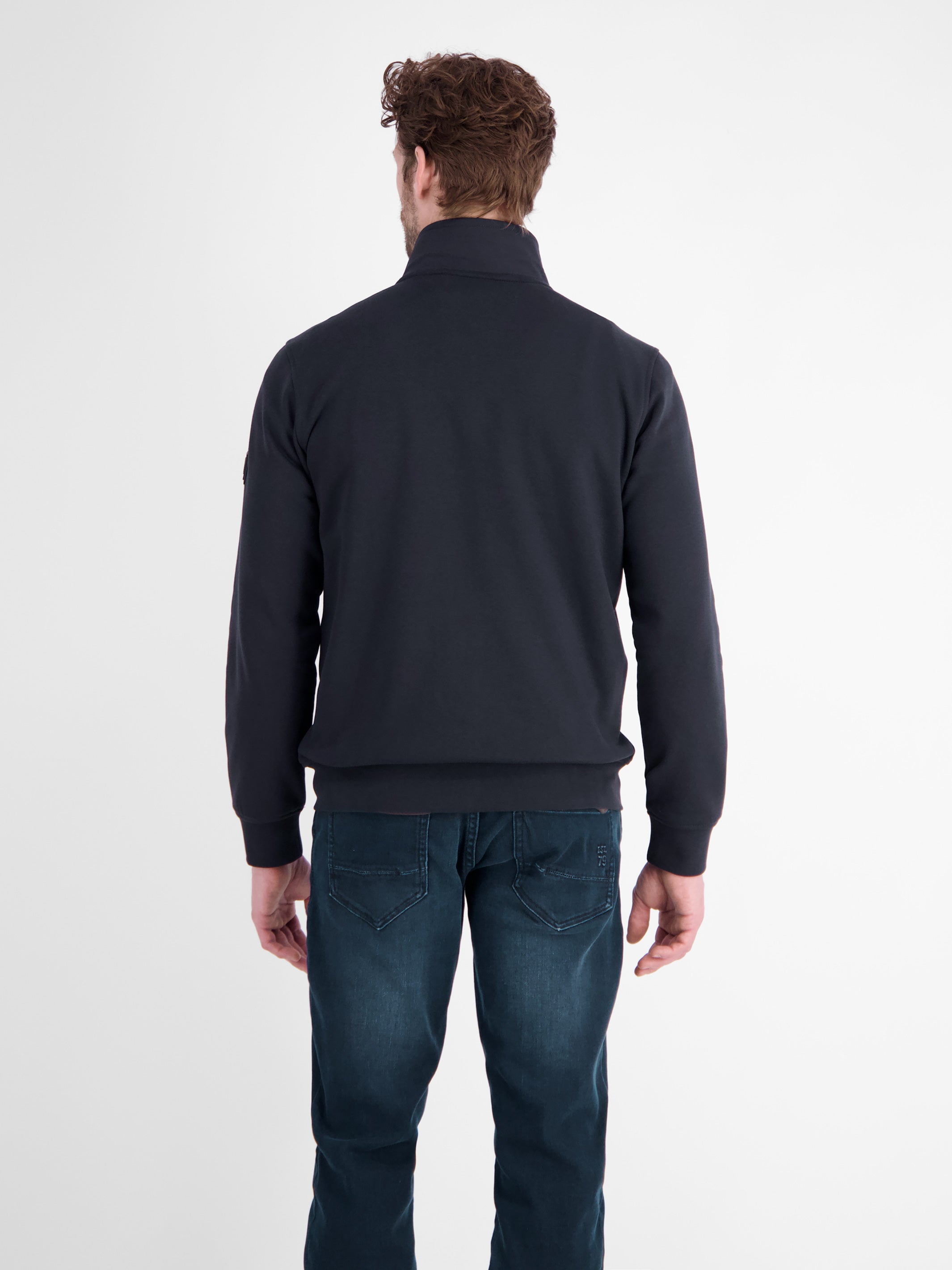 Sporty sweatshirt jacket made of durable cotton blend fabric