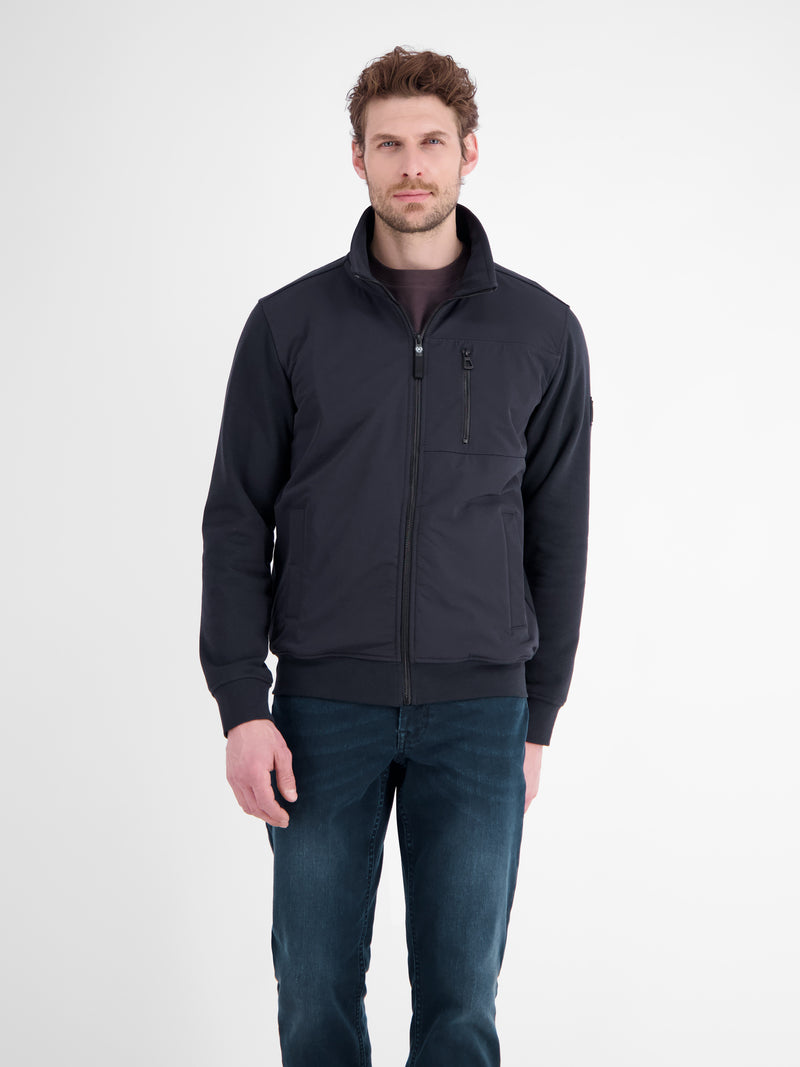Sportliche Sweatjacke aus robustem Baumwollmischgewebe