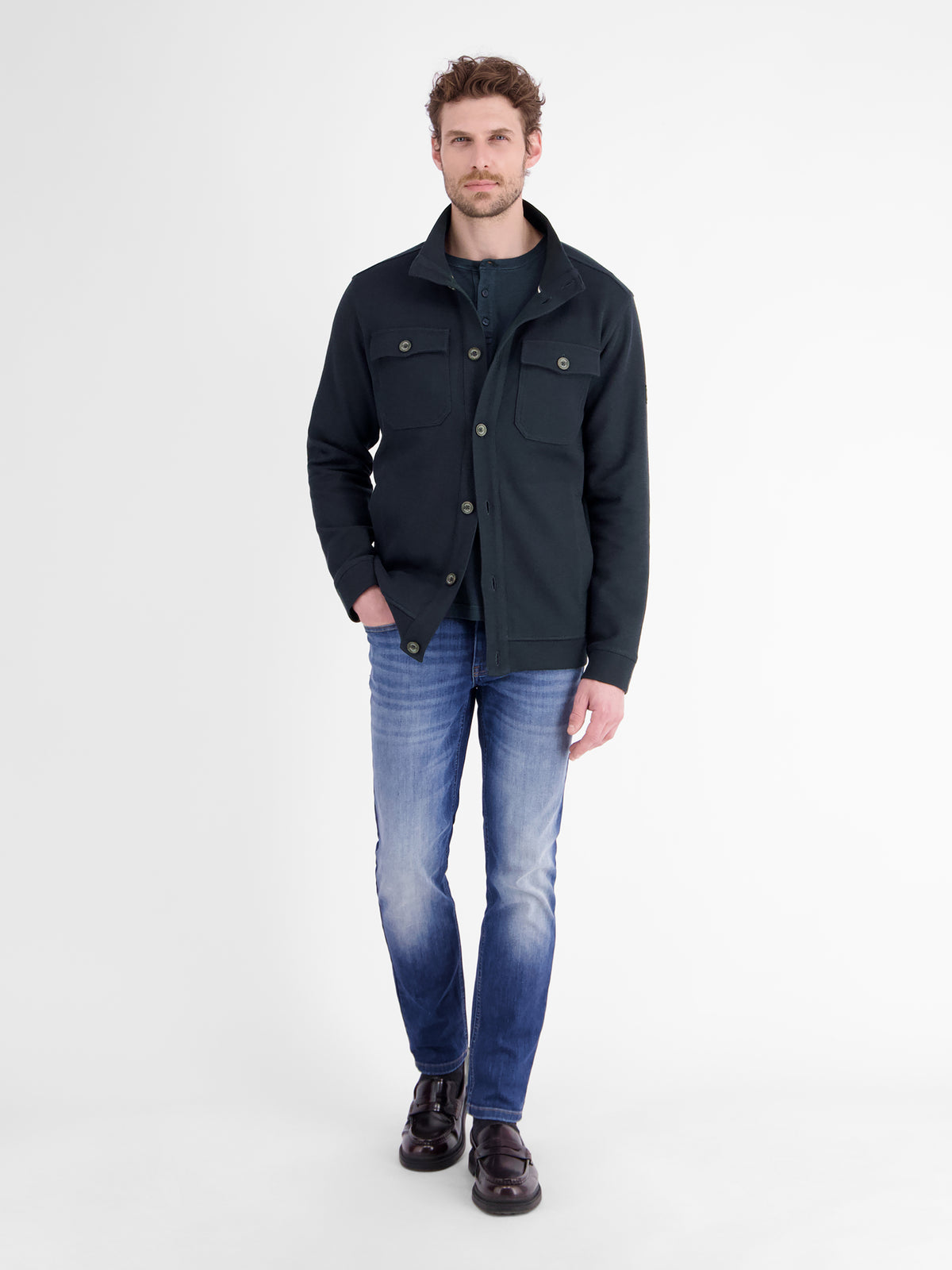 Masculine overshirt in comfortable cotton blend fabric