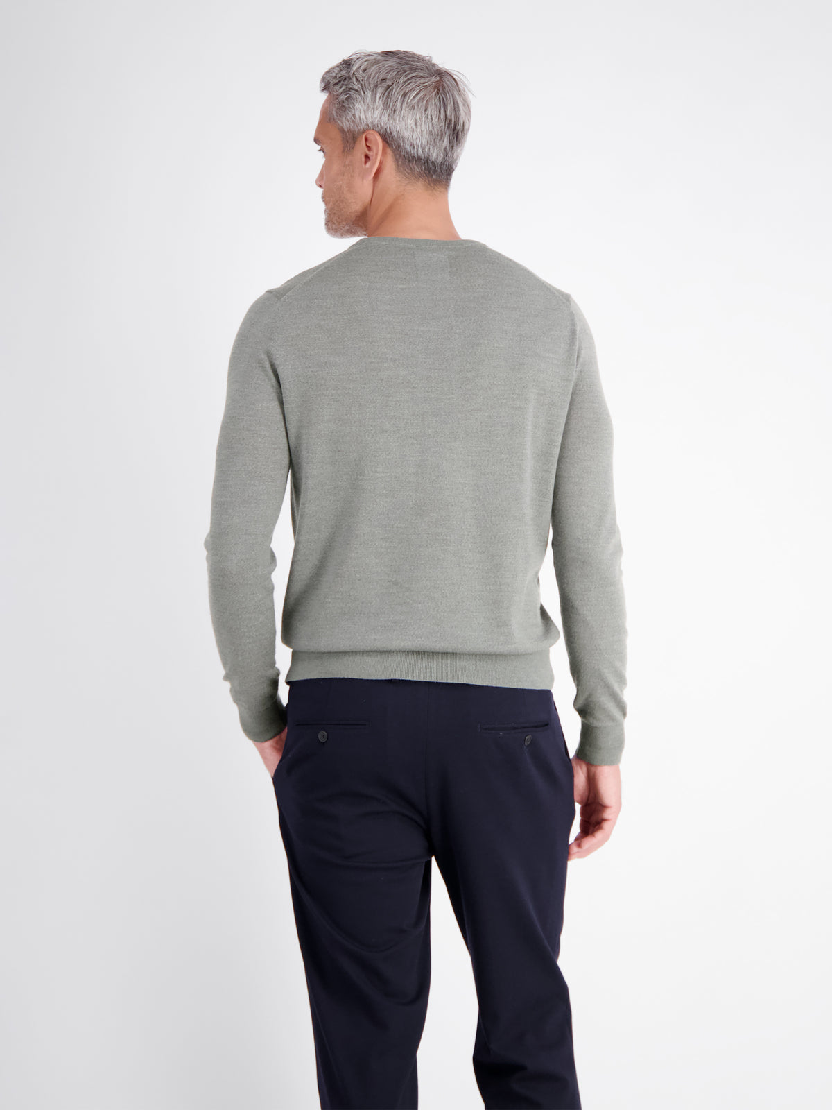 Subtly designed knitted sweater made of soft merino wool