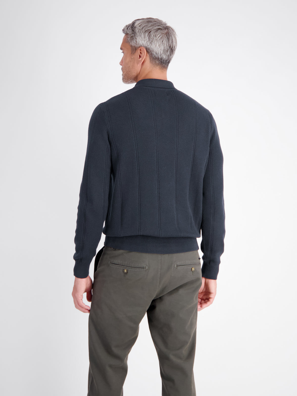 Elegant long-sleeve polo shirt with refined vertical stripes
