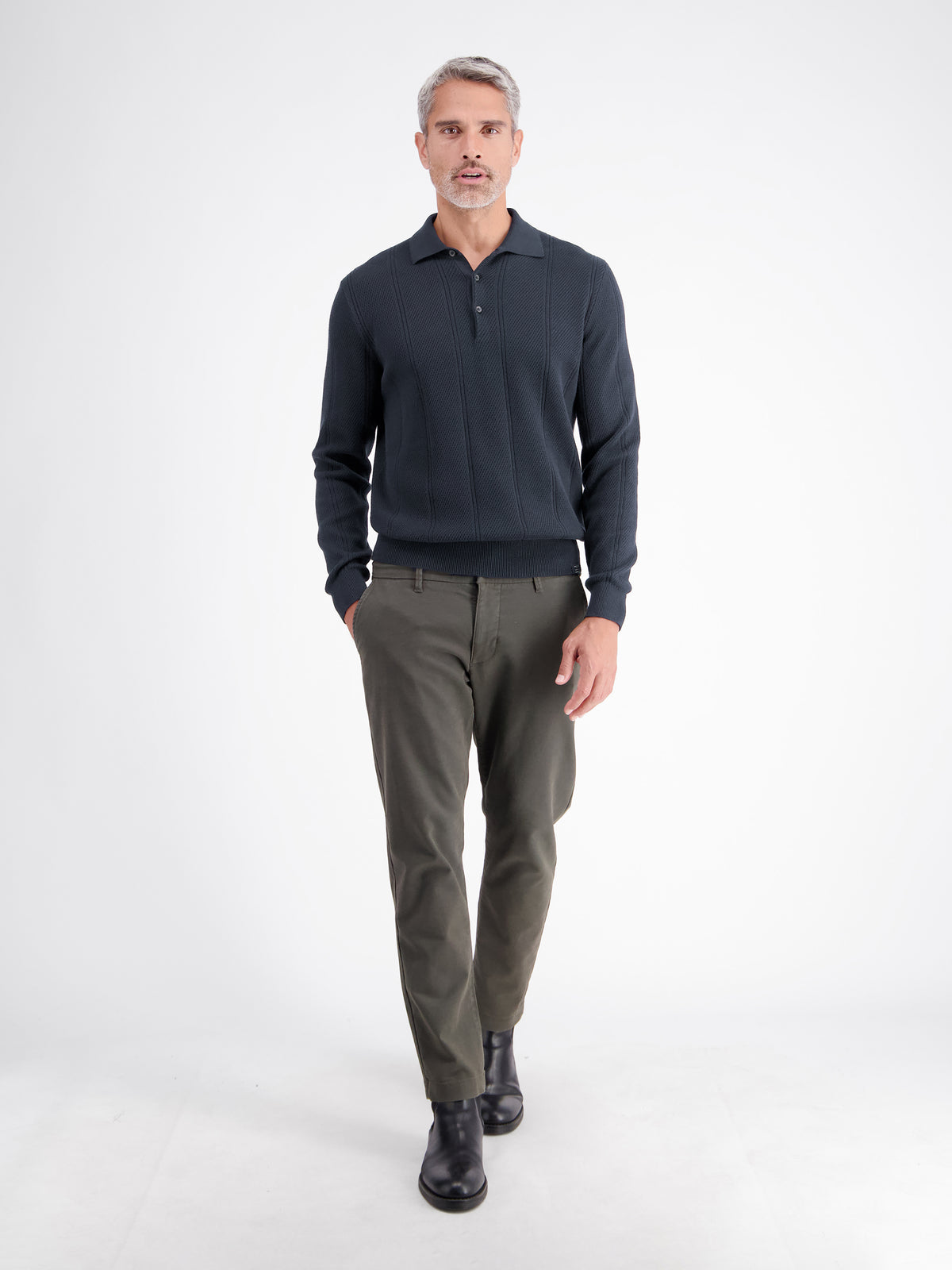 Elegant long-sleeve polo shirt with refined vertical stripes