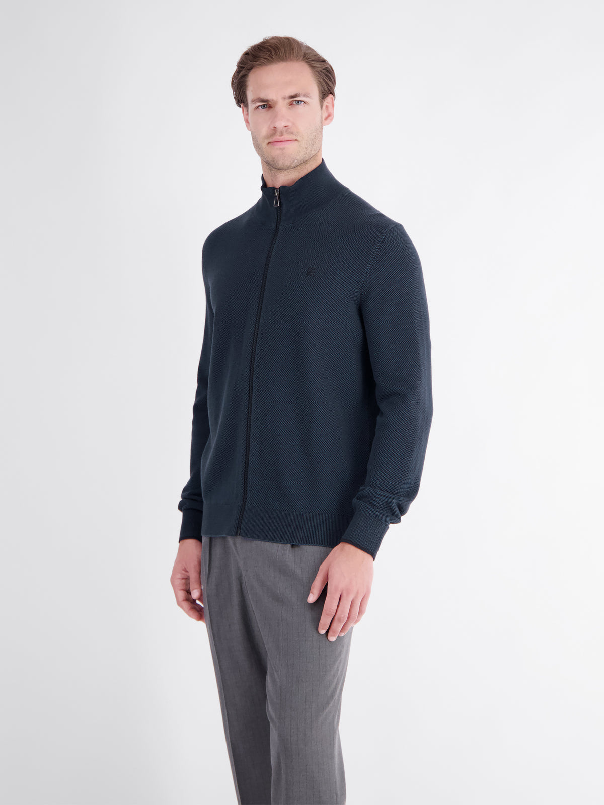Strickjacke 2-Tone mit warmem Kragen