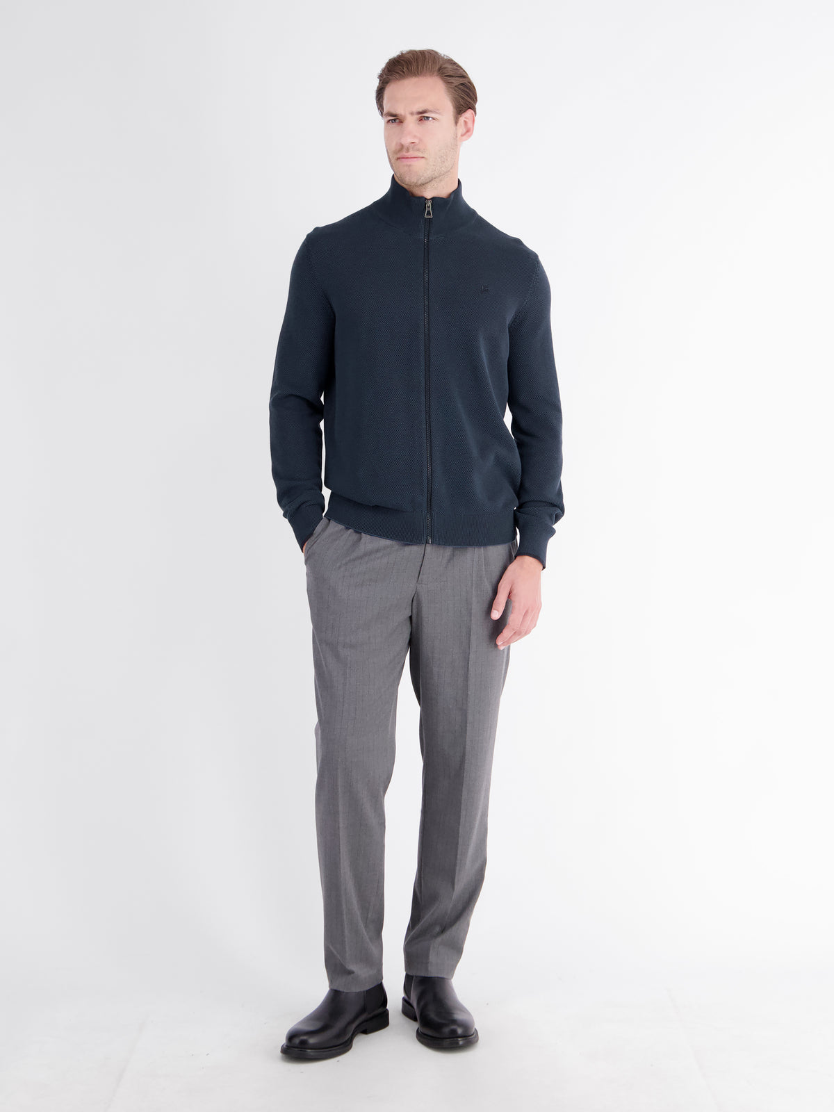 Strickjacke 2-Tone mit warmem Kragen