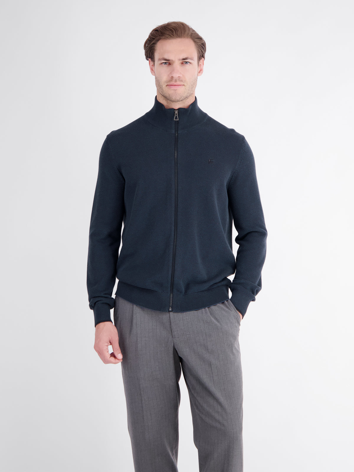 Strickjacke 2-Tone mit warmem Kragen