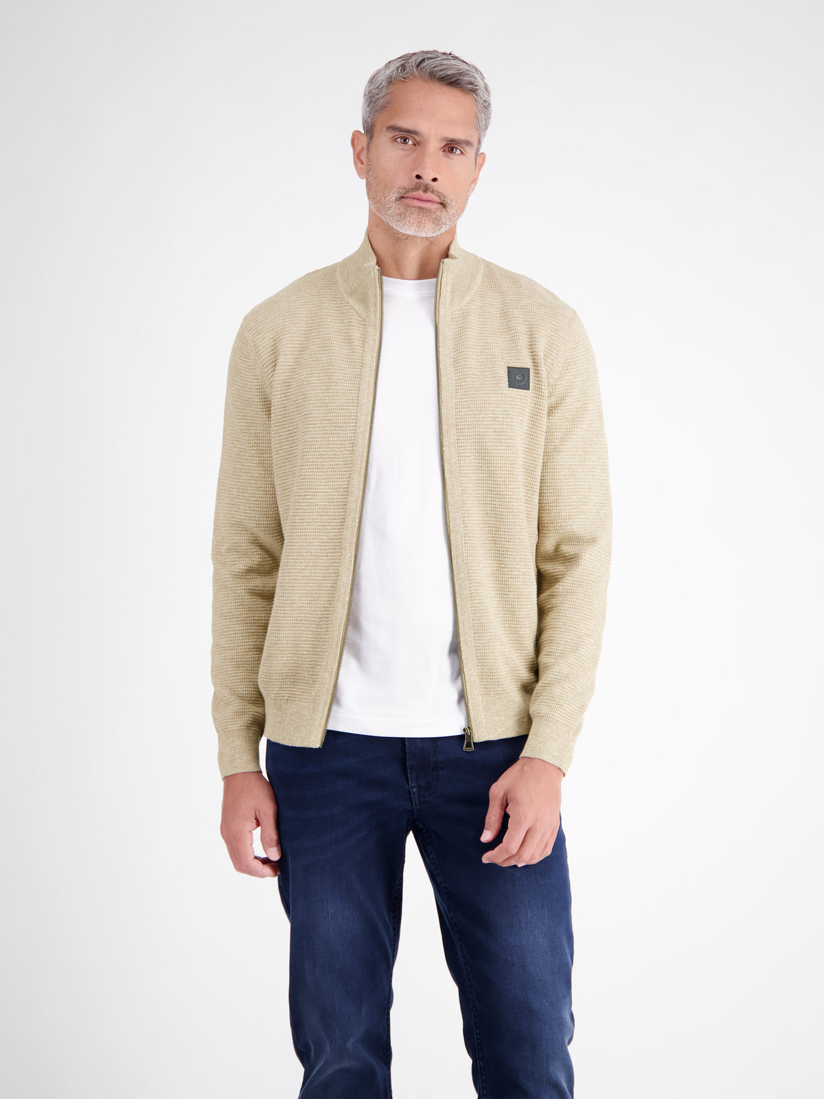 Sporty knit jacket made of high-quality cotton