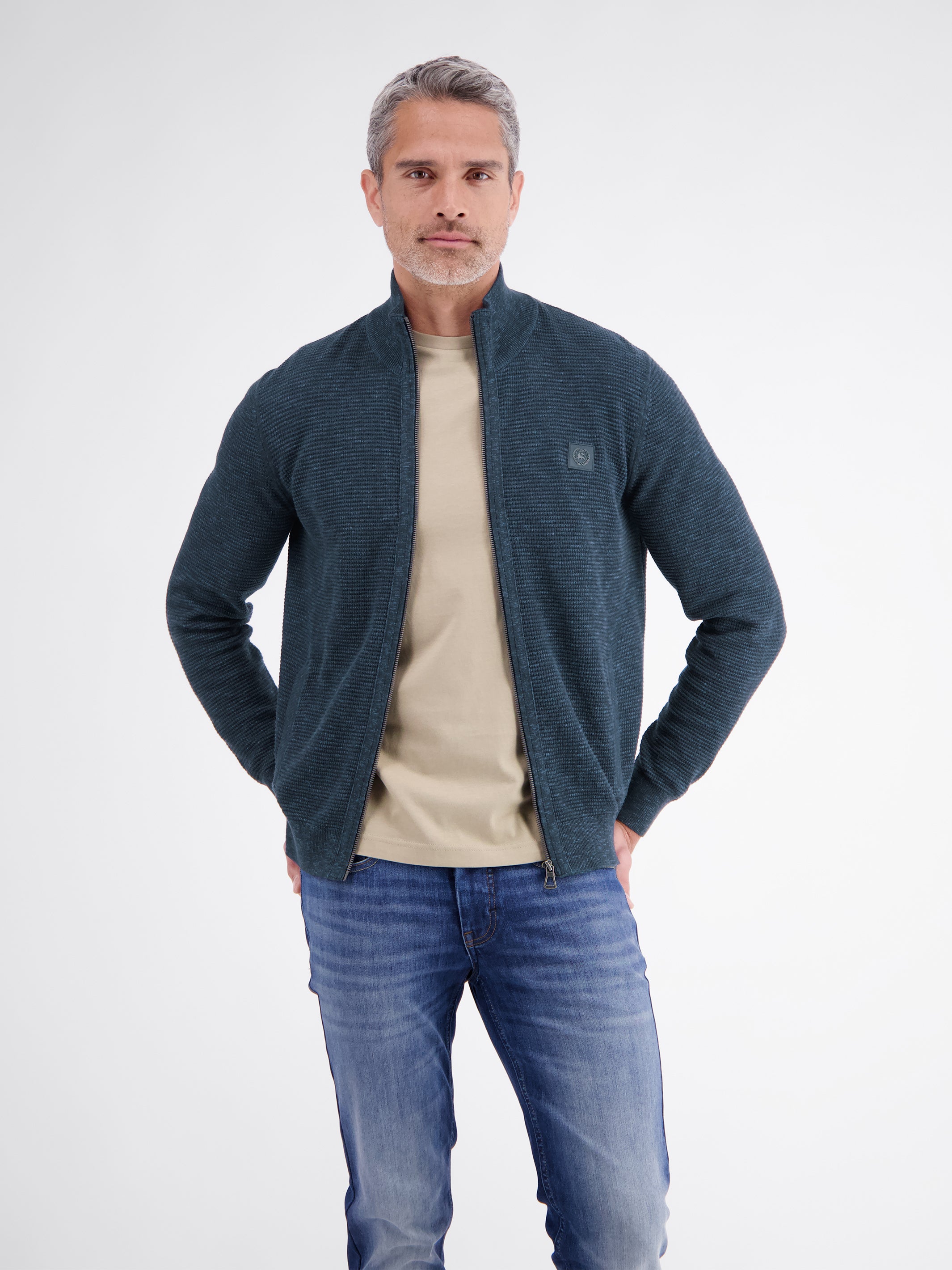 Sporty knit jacket made of high-quality cotton