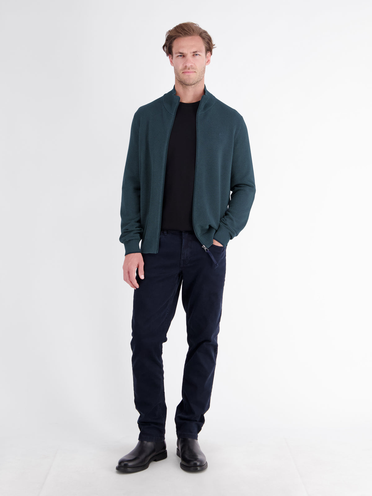 Strickjacke 2-Tone mit warmem Kragen